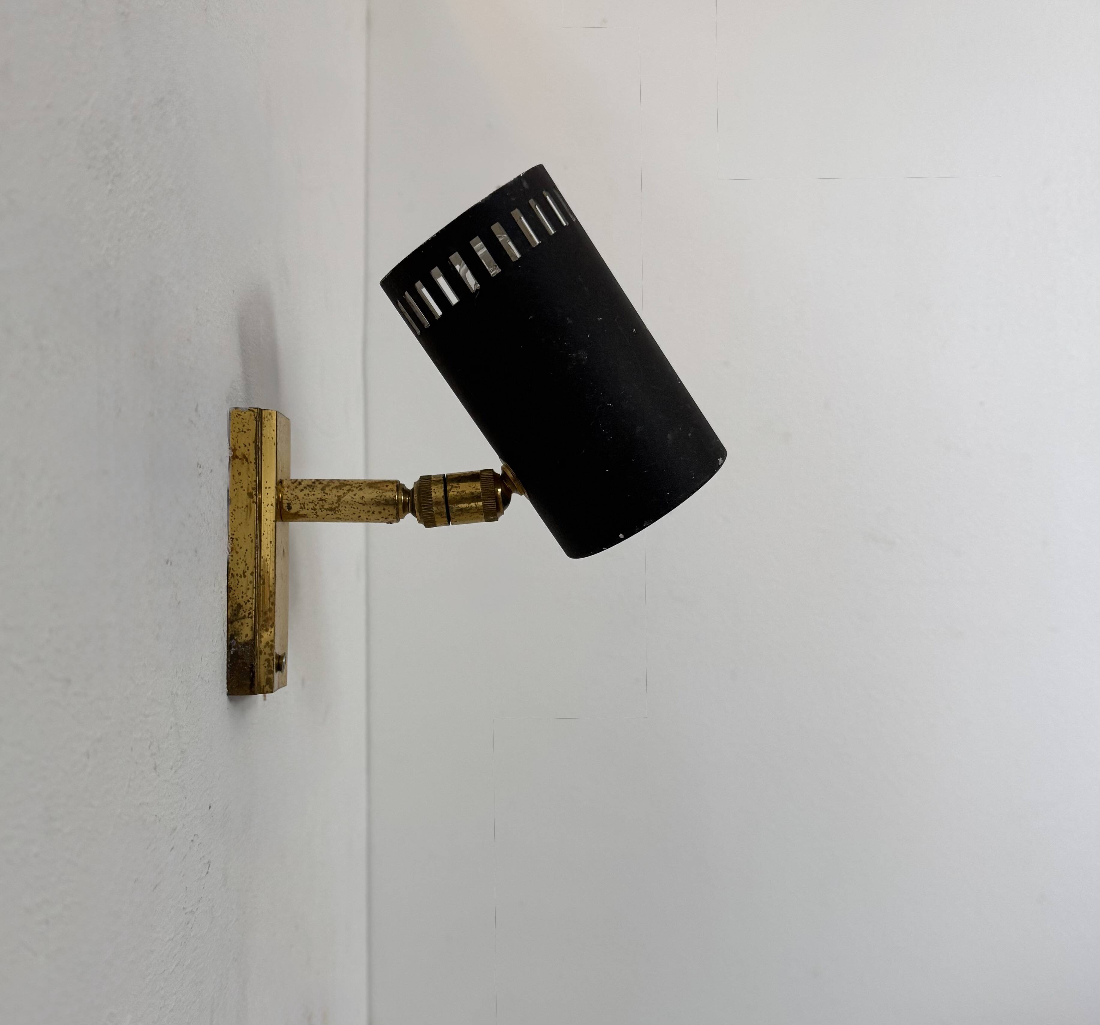 Vintage adjustable wall light, brass and matte black metal, France, 1960.
