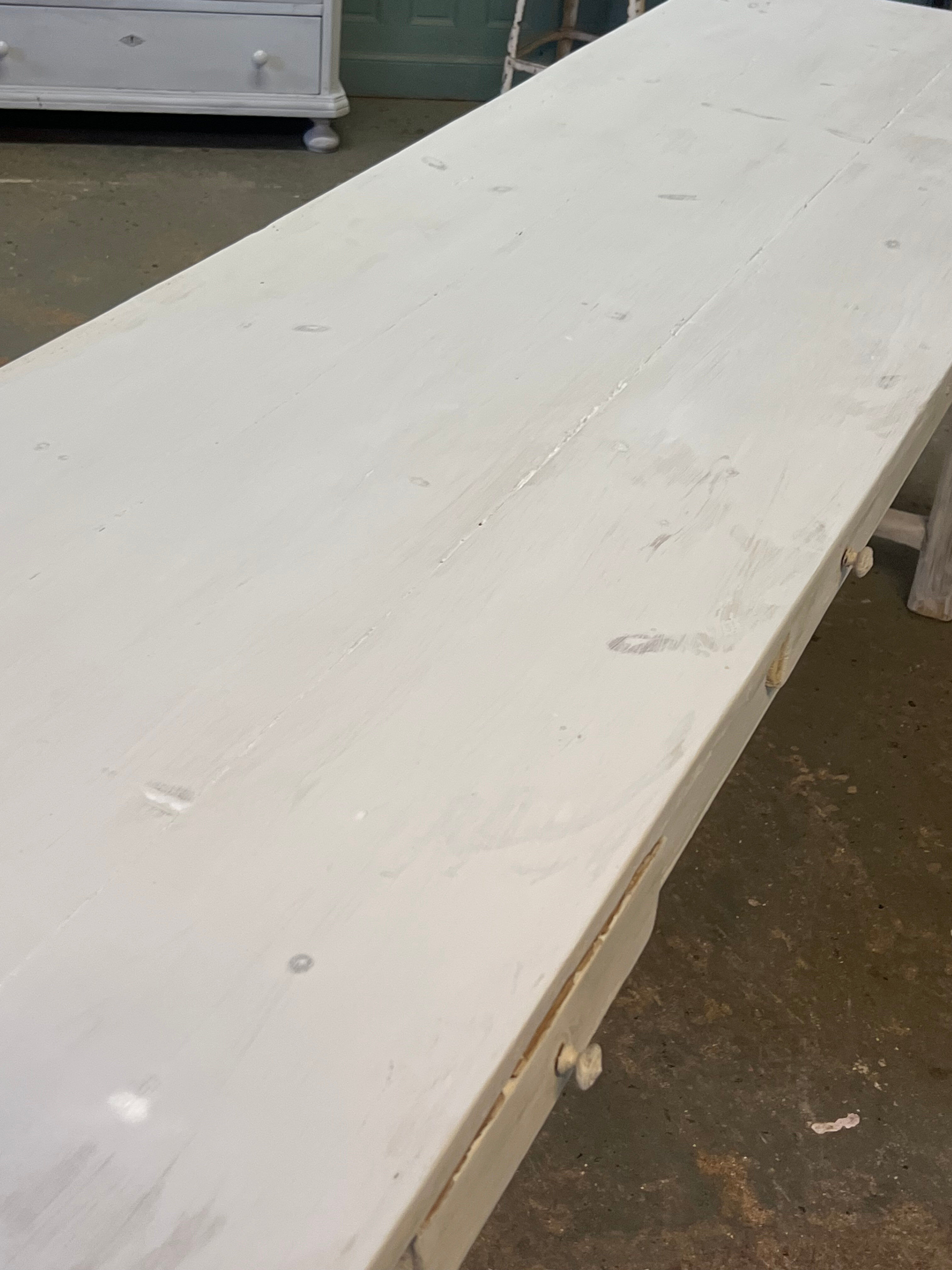 Table de communauté patinée