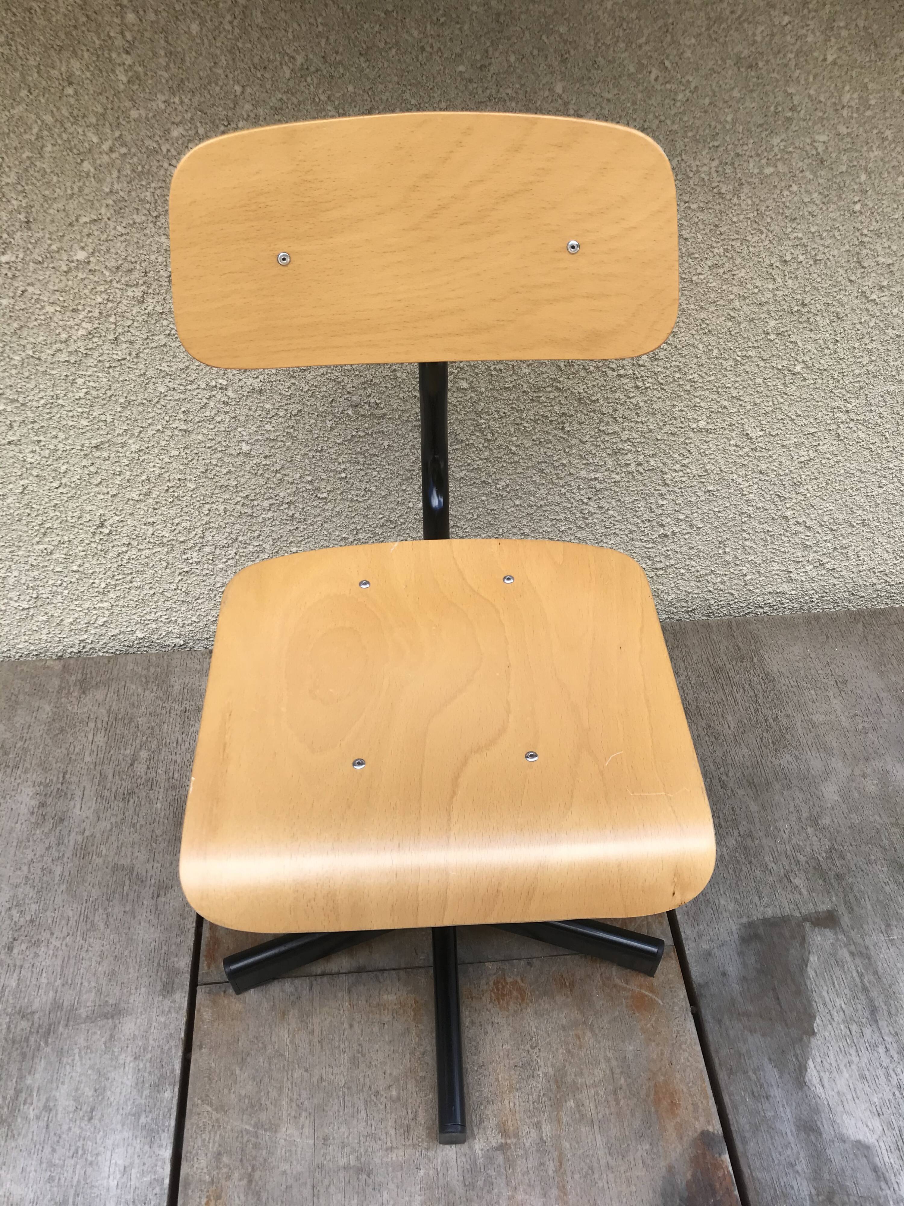 Black metal workshop chair - seated - vintage style adjustable wood file