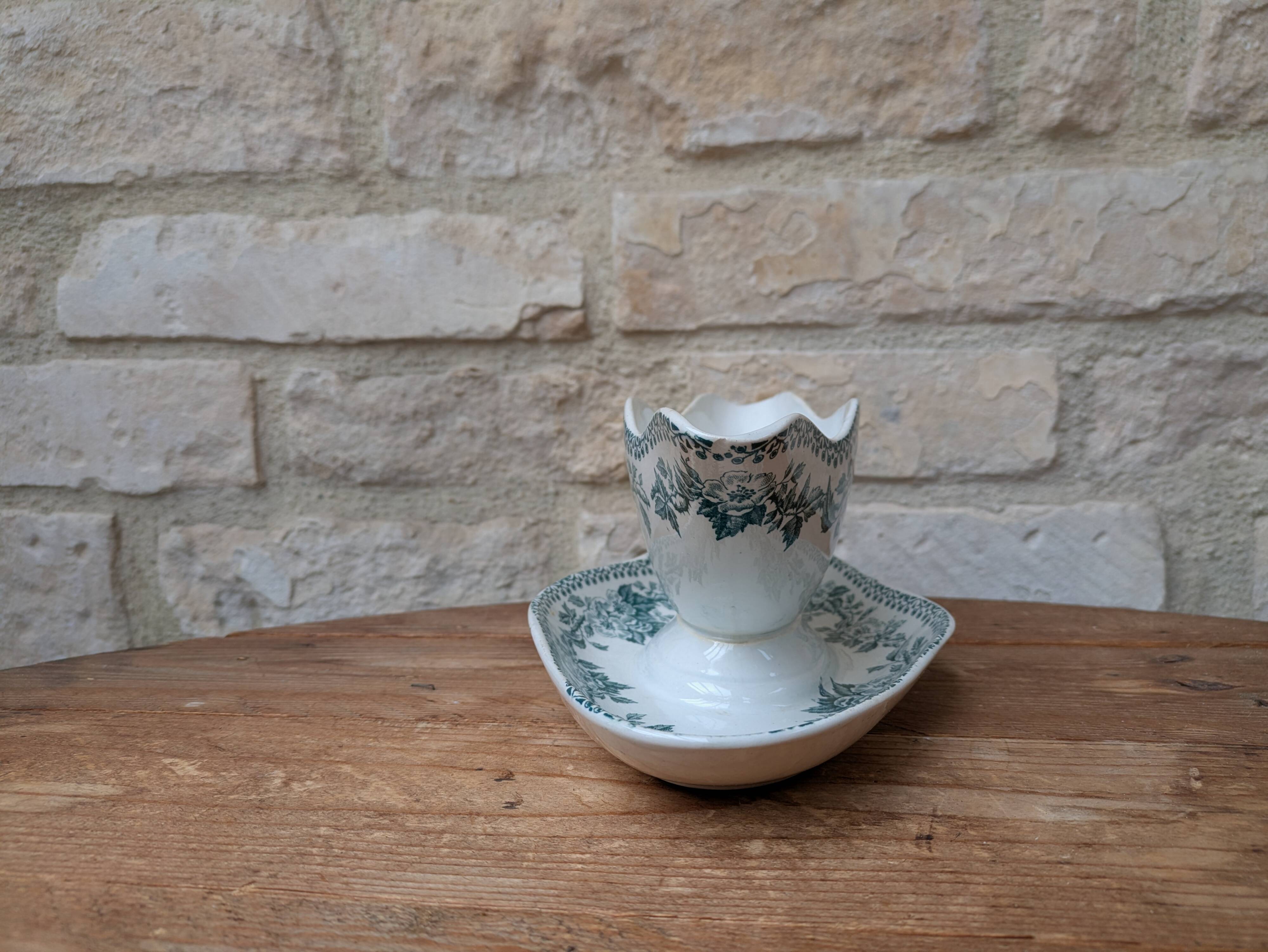 Old sauce boat on fixed frame Guadeloupe Saint Amand ceramic model