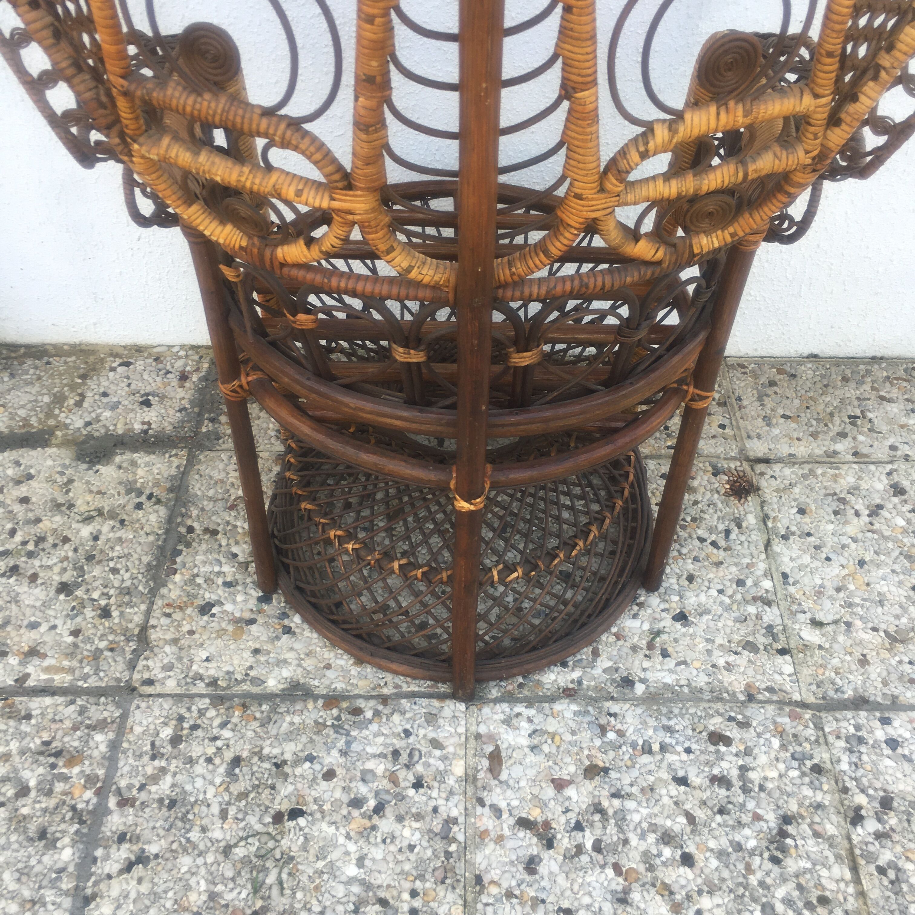 Fauteuil paon emmanuelle