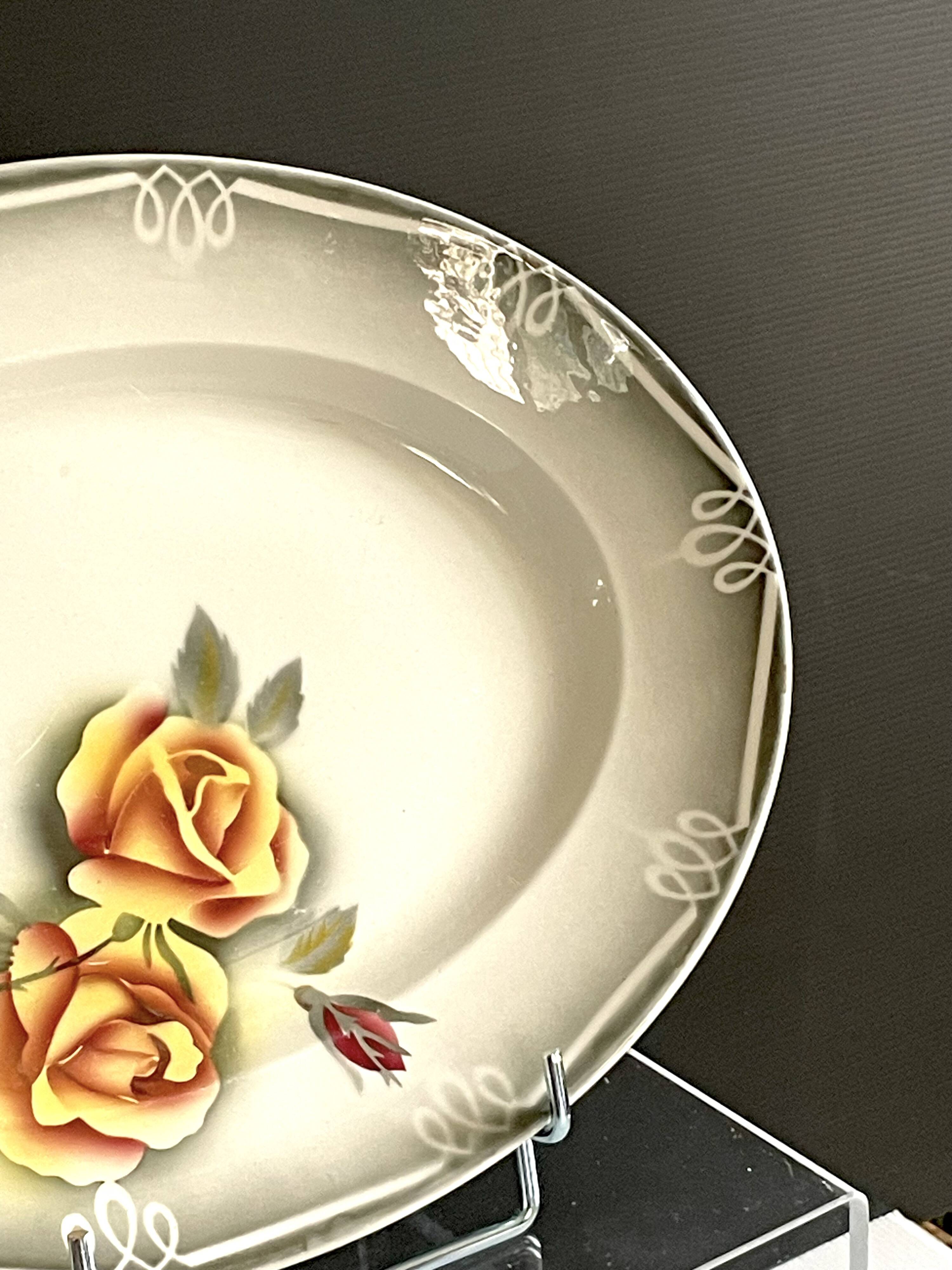 Very nice old dish from Digoin model "Adèle" in good condition.