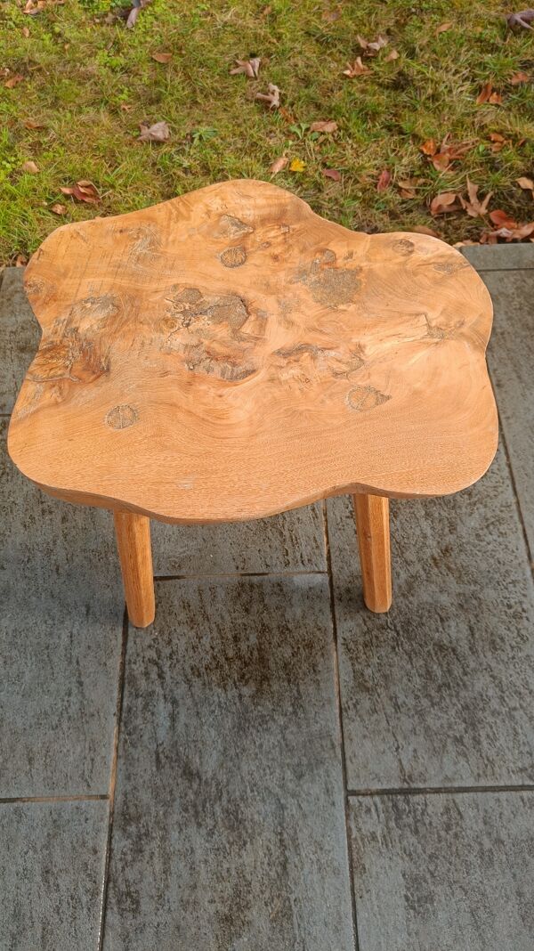 Table d'appoint bois brut style brutaliste organique