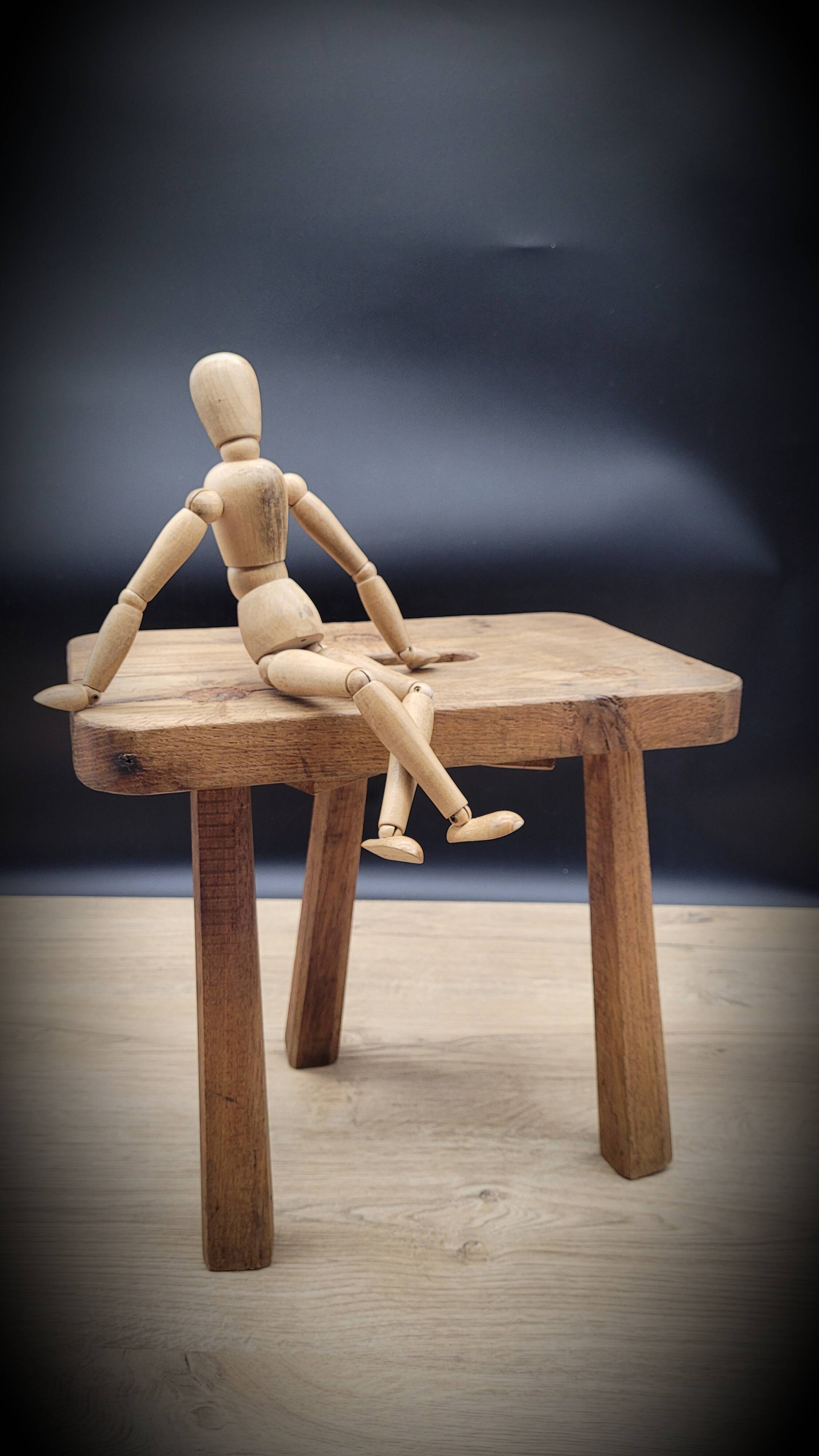 Threeod stool rectangle handle