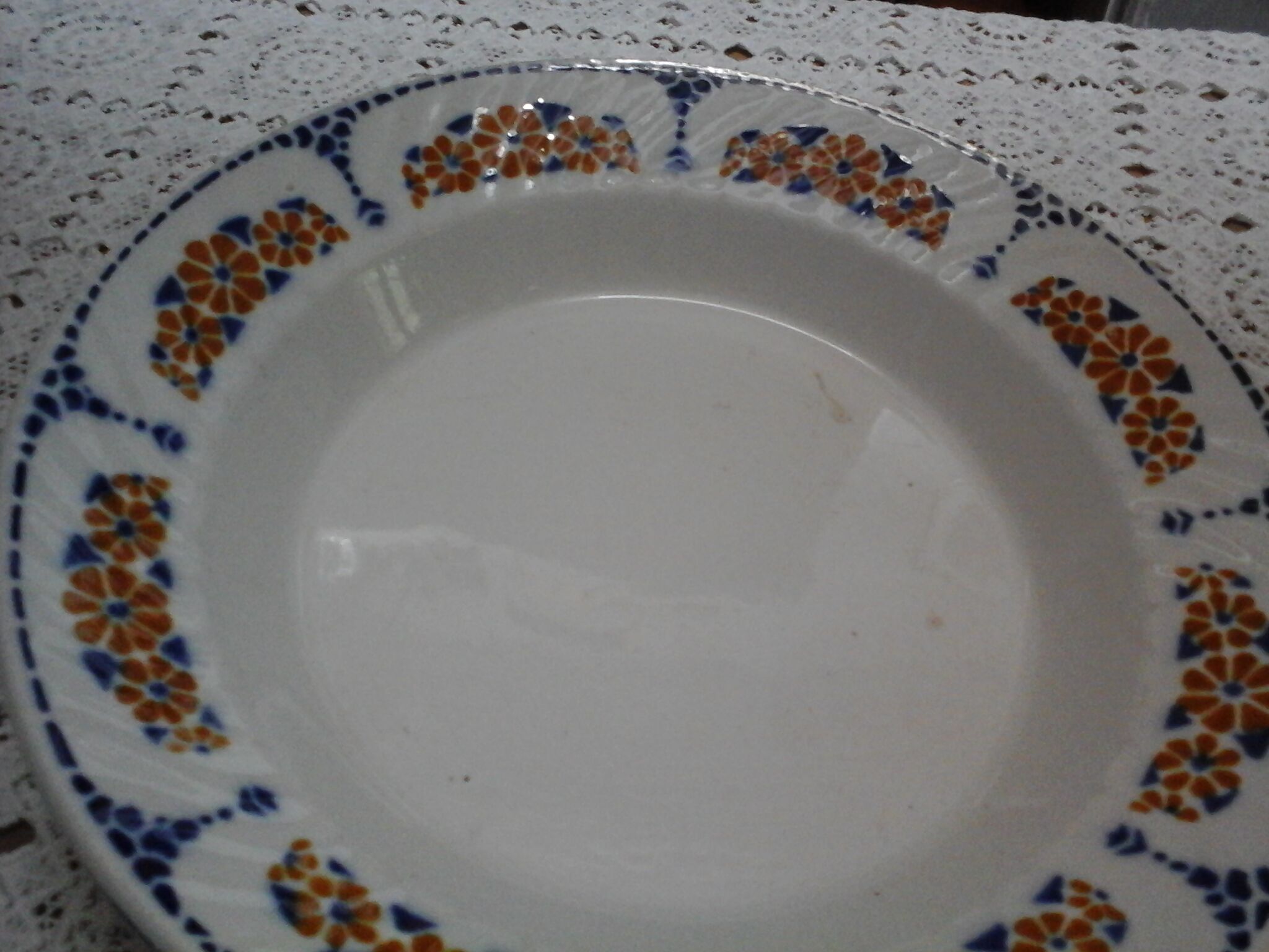 Hollow dish St Amand