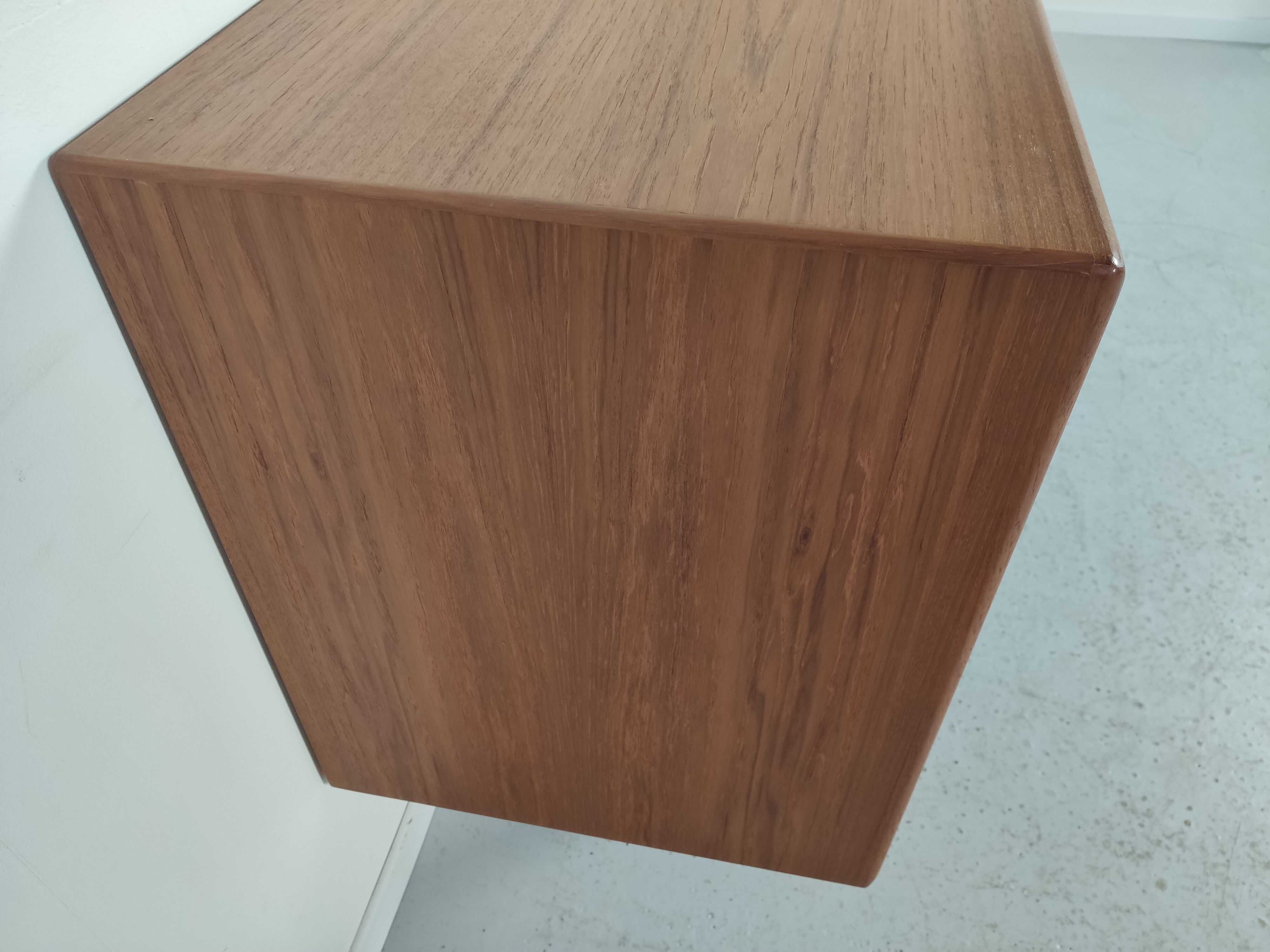 Scandinavian teck line RT Màbel model 272, 60s