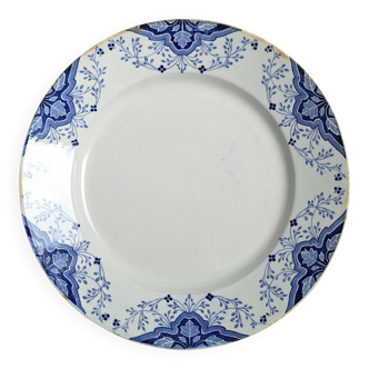 Creil and Montereau blue round dish
