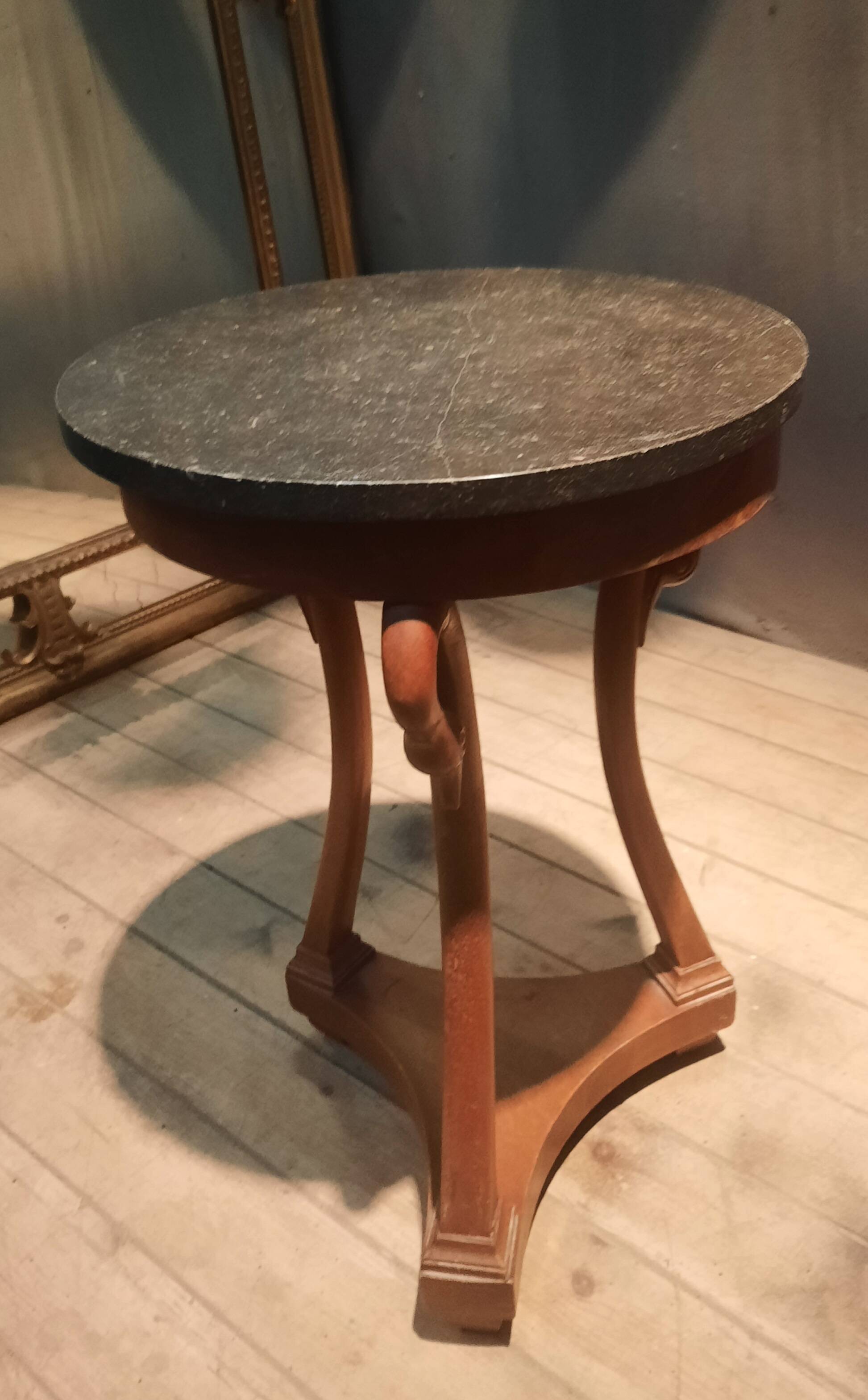 Side table with a swan neck.