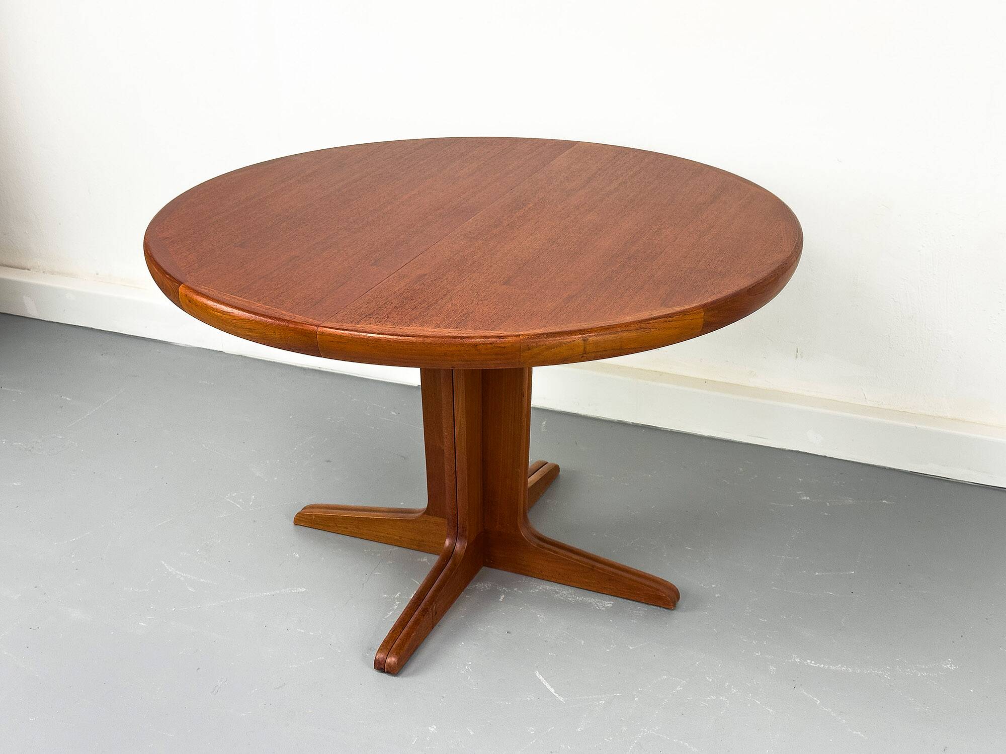 Danish Round Extendable Dining Table in Teak, 1970s