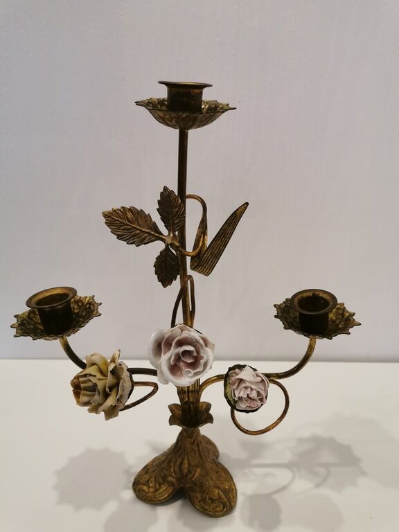 Paire de candelabres d'église fleurs céramique