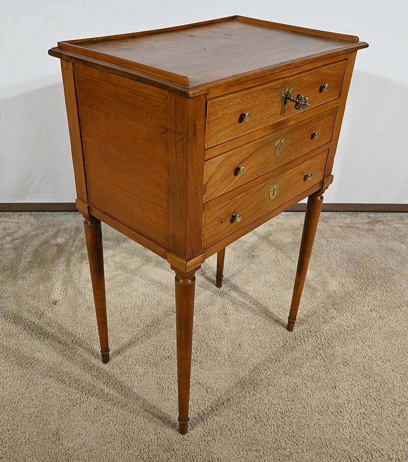 Small Living Room Table in Cherry and Walnut, Louis XVI Period – Late 18th Century