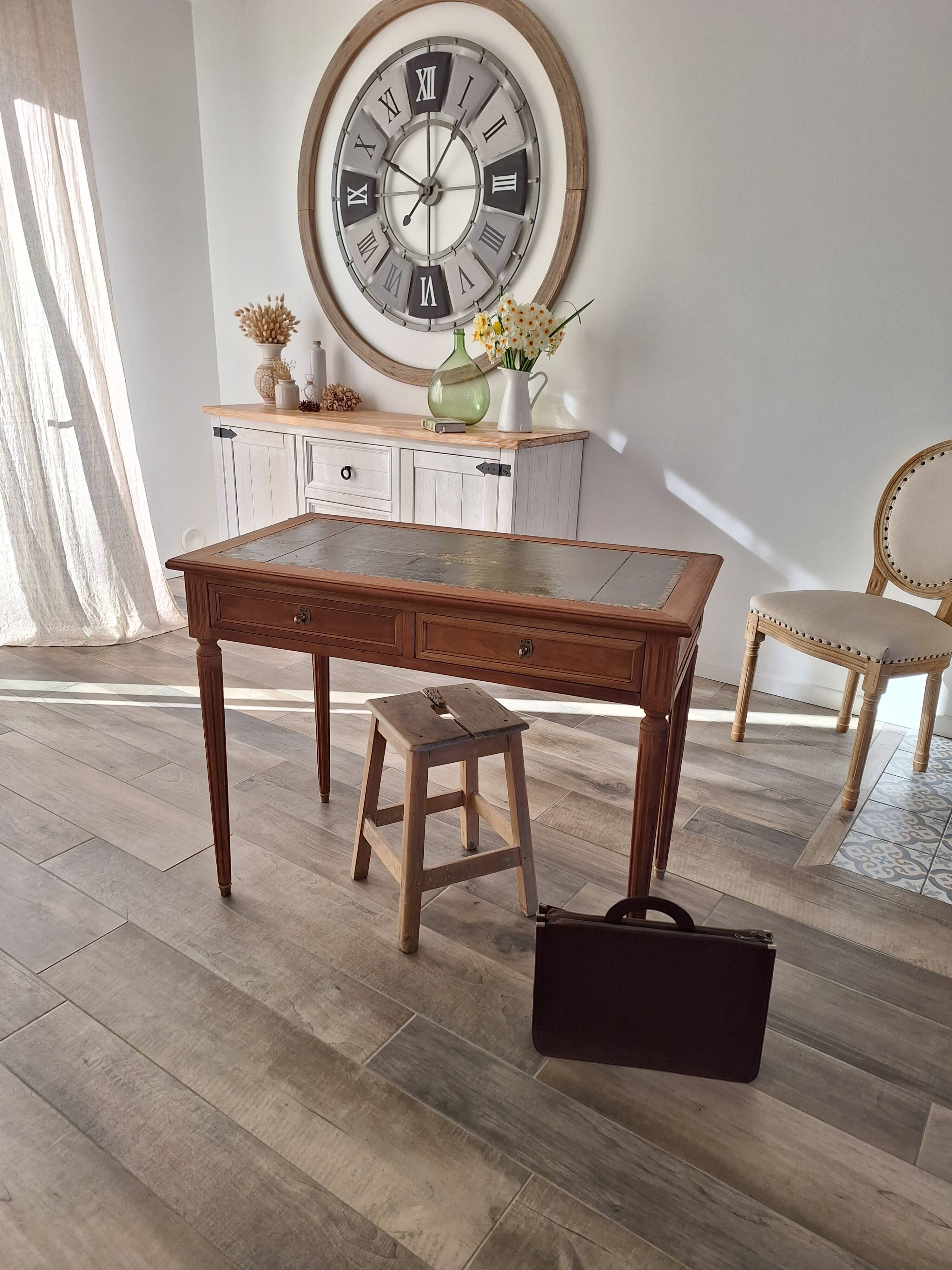 Extendable desk in solid wood in Louis XVI style