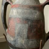 Ancient Kabyle amphora in terracotta.