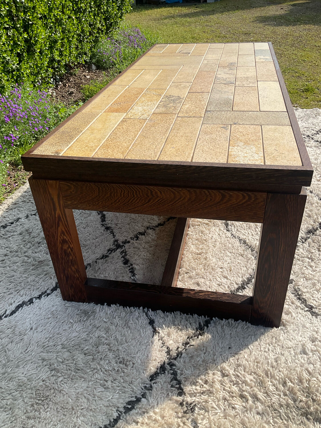 Vintage coffee table in rosewood and ceramic.