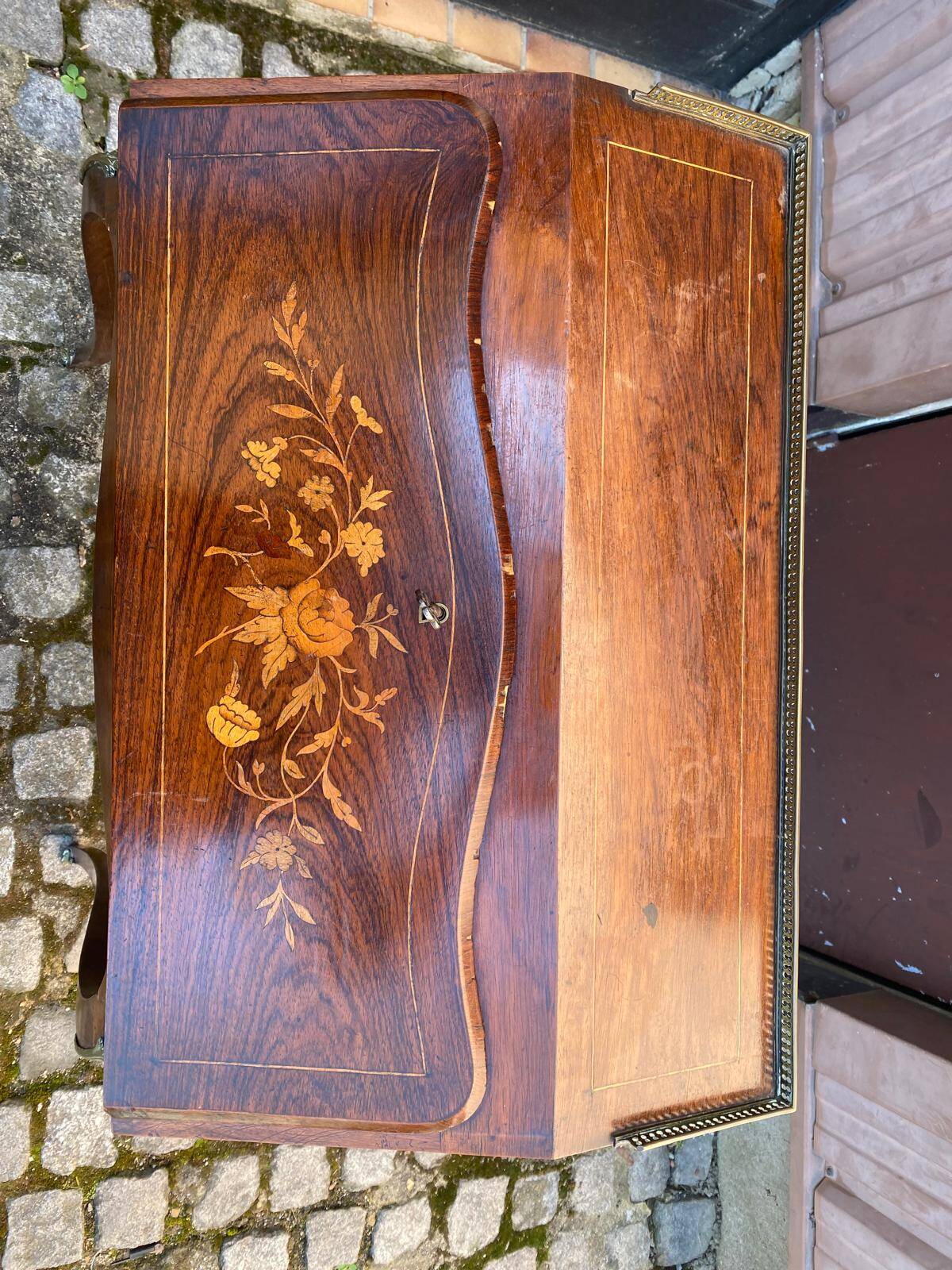 Louis XV sloping desk with gilded marquetry in Napoleon III period