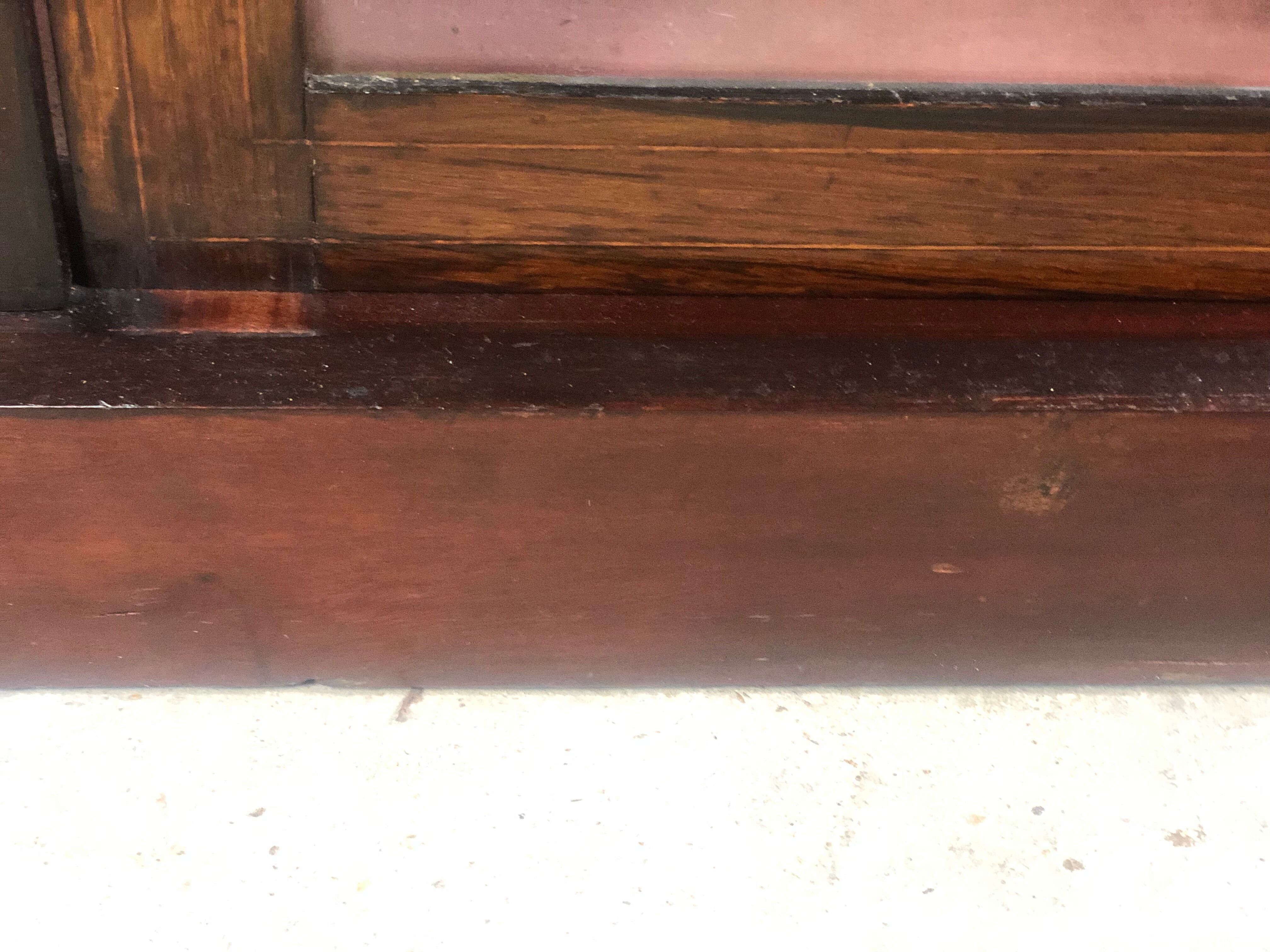 Low English style showcase/bookcase in mahogany and mahogany veneer 1930