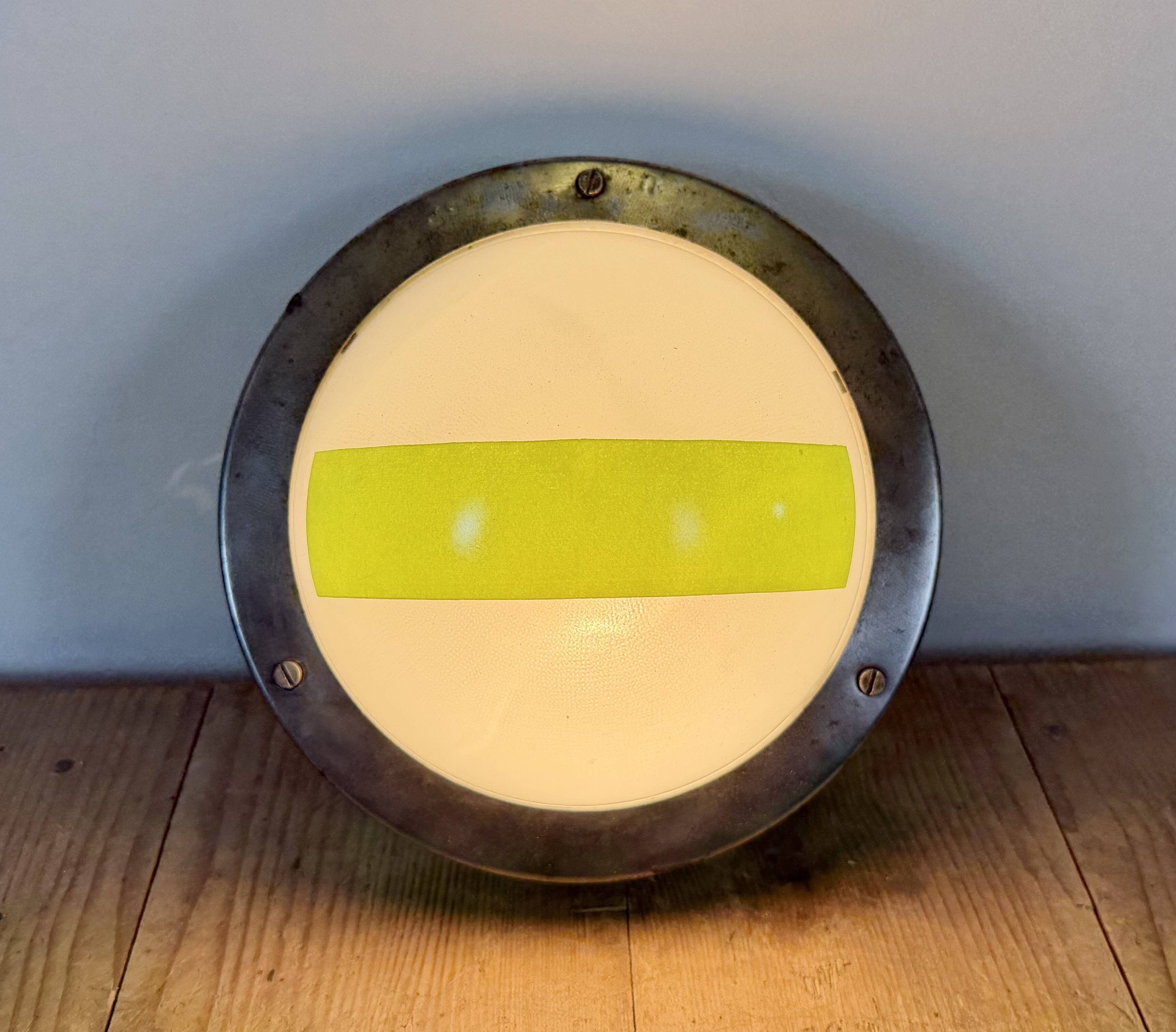 Lumière d'urgence vintage murale ou de plafond, années 1970