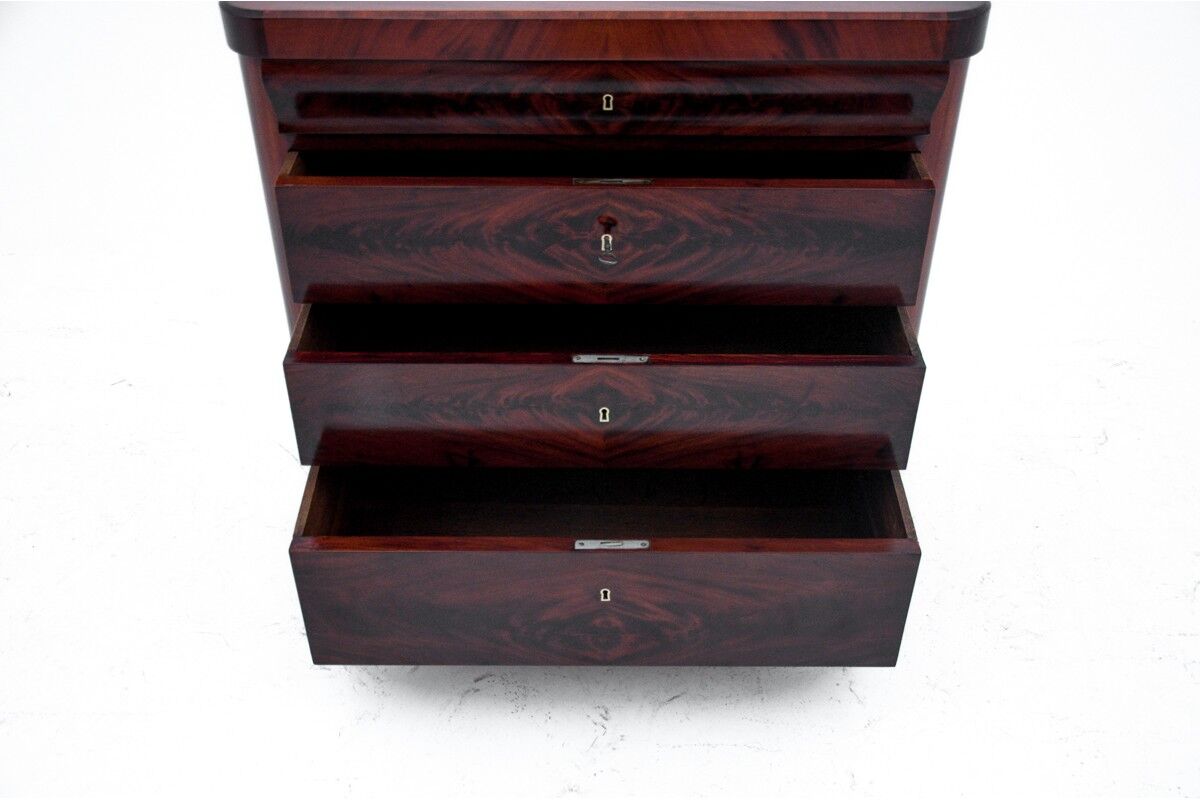 Mahogany chest of drawers, Northern Europe, circa 1860.
