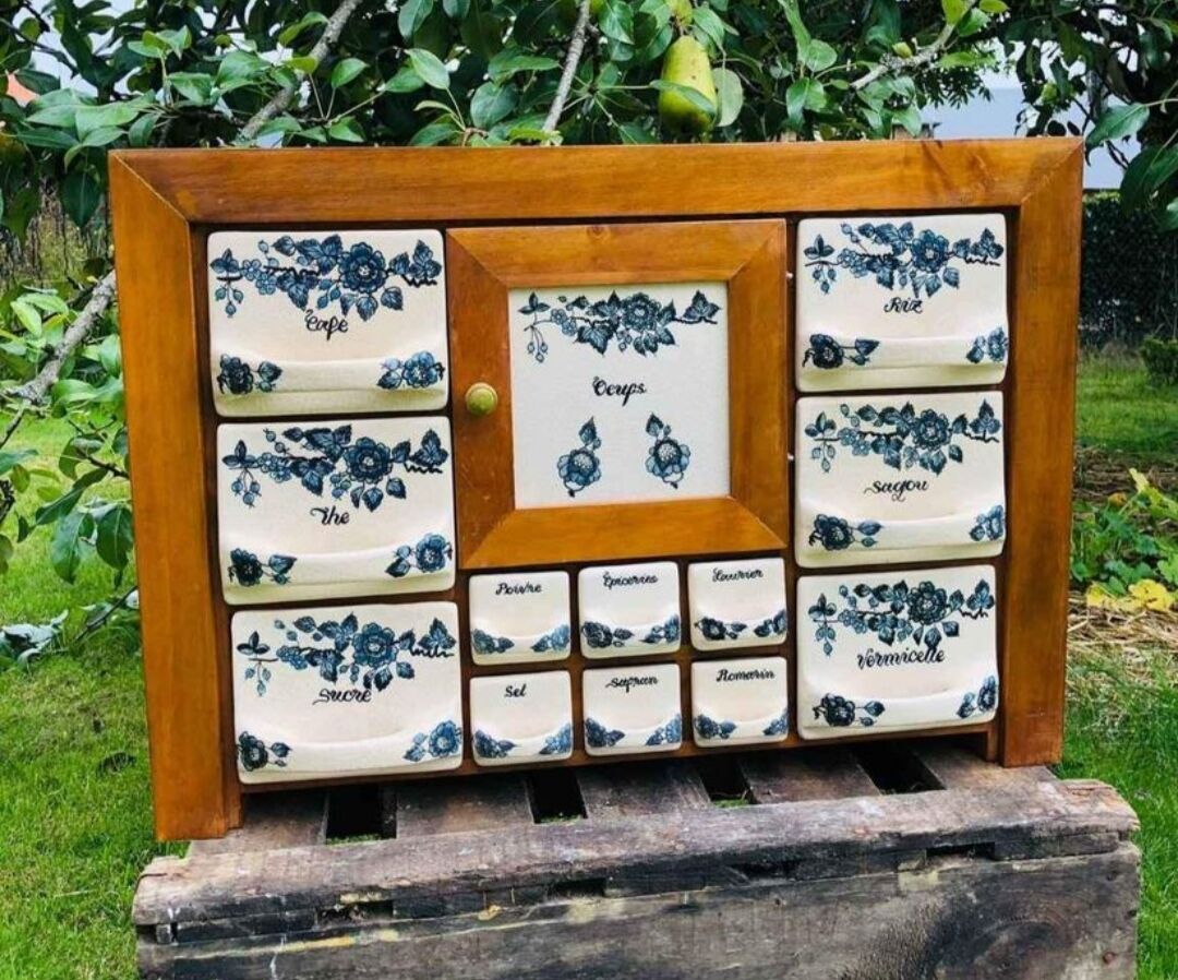 Spice cabinet