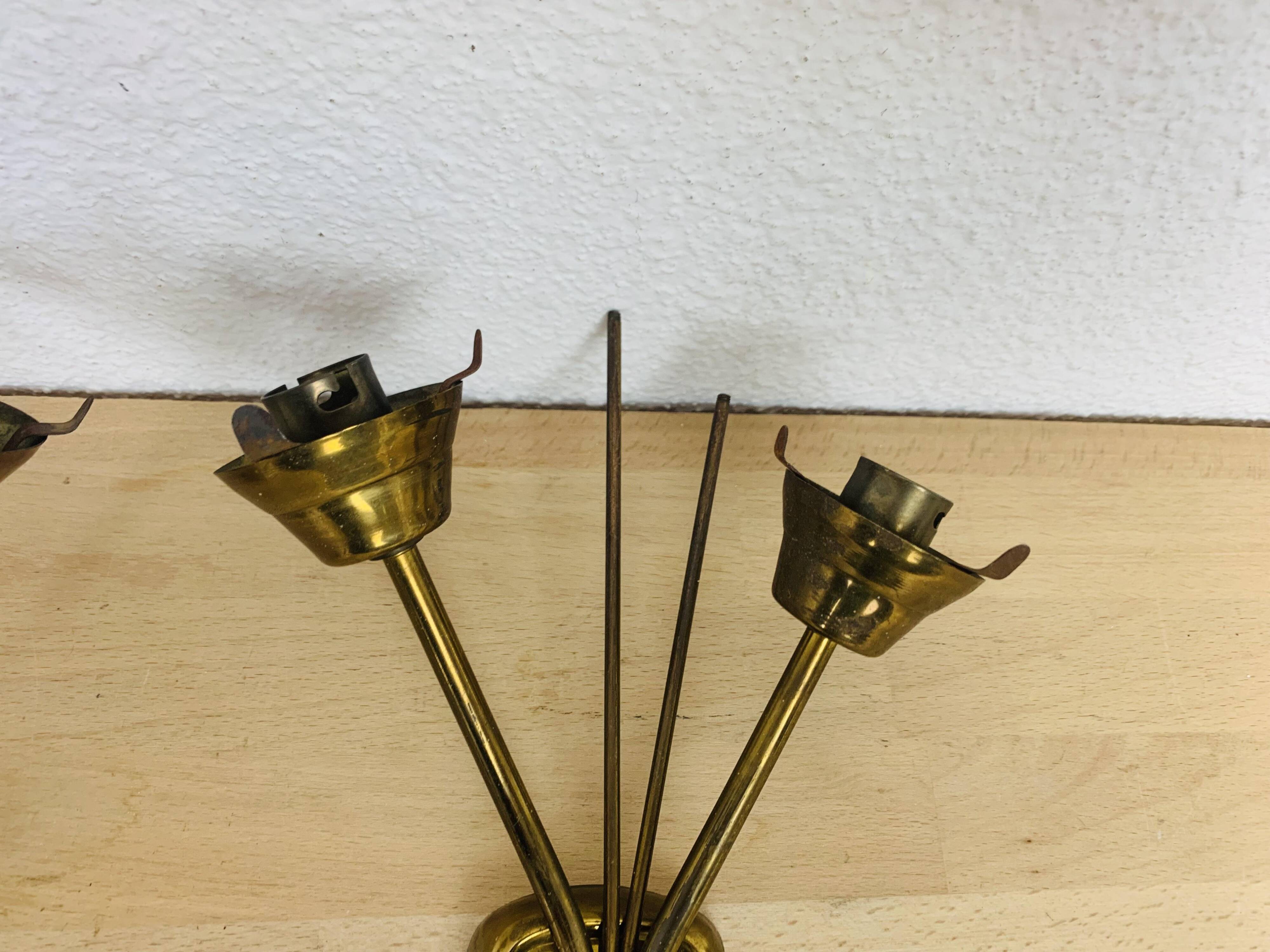 Paire d'appliques en laiton et opaline, années 50