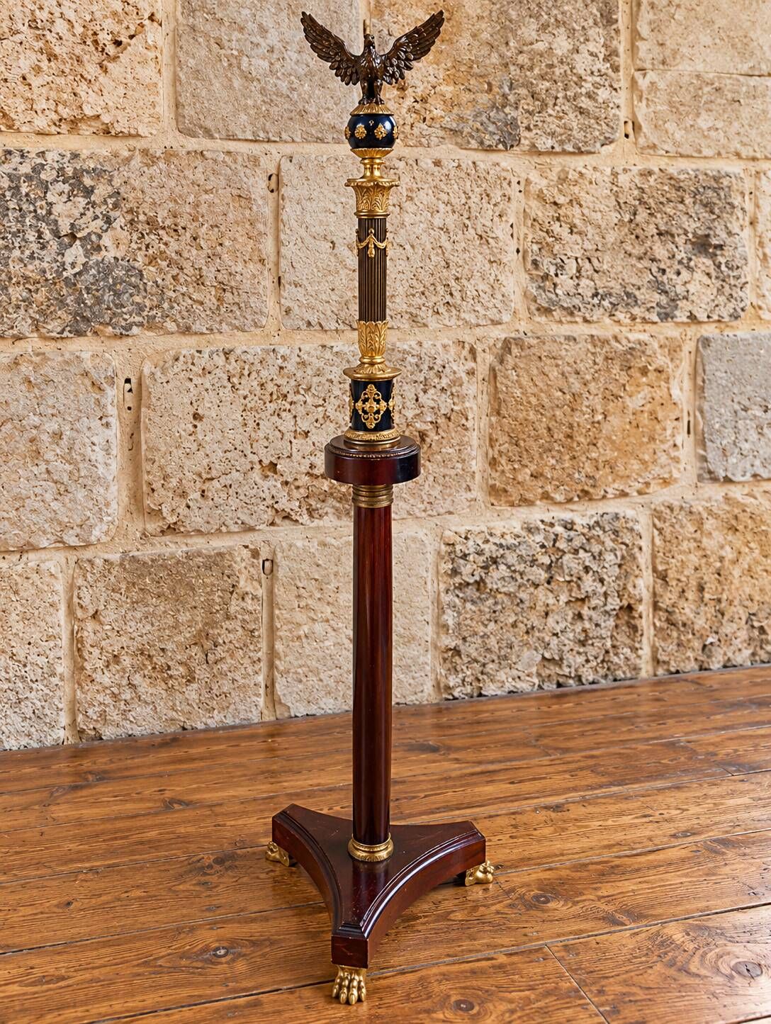 colonne en acajou et bronze doré, surmontée d’un aigle – époque Empire