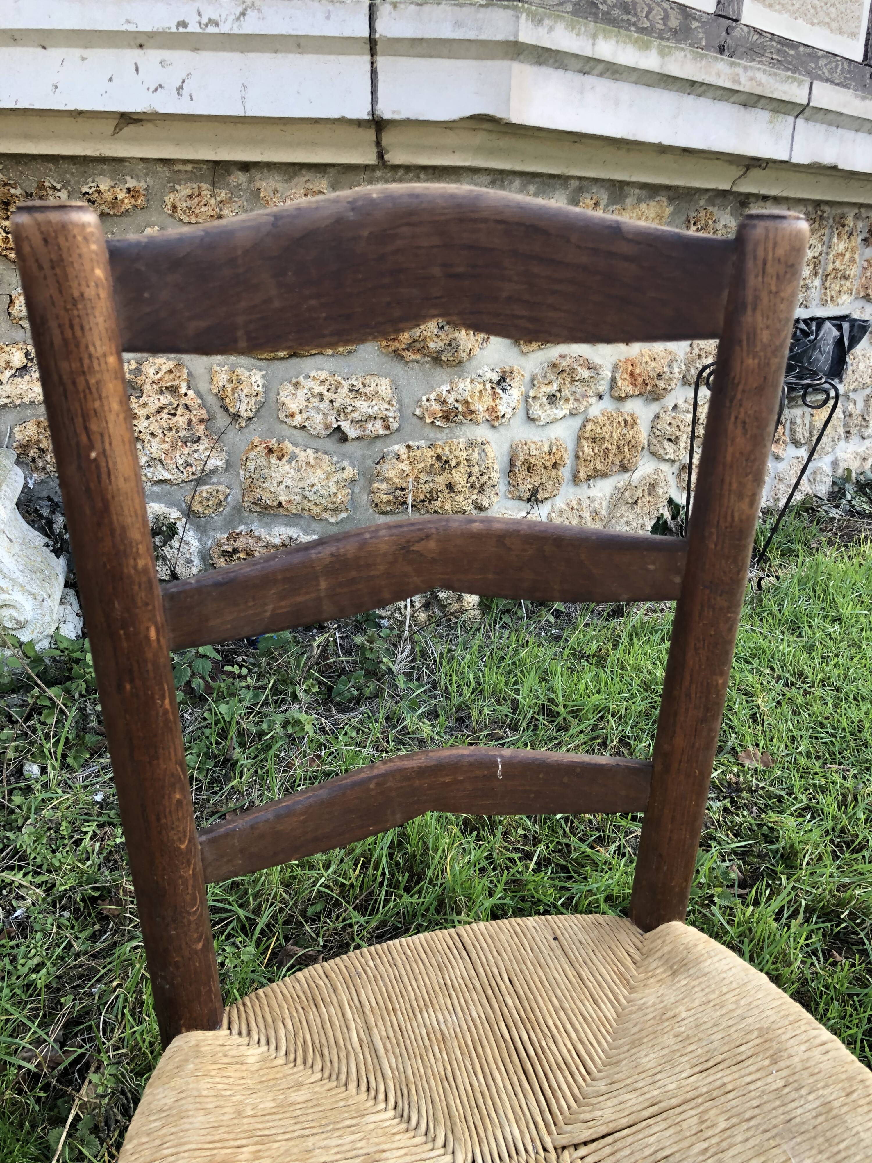 Pair of rustic mulched chairs