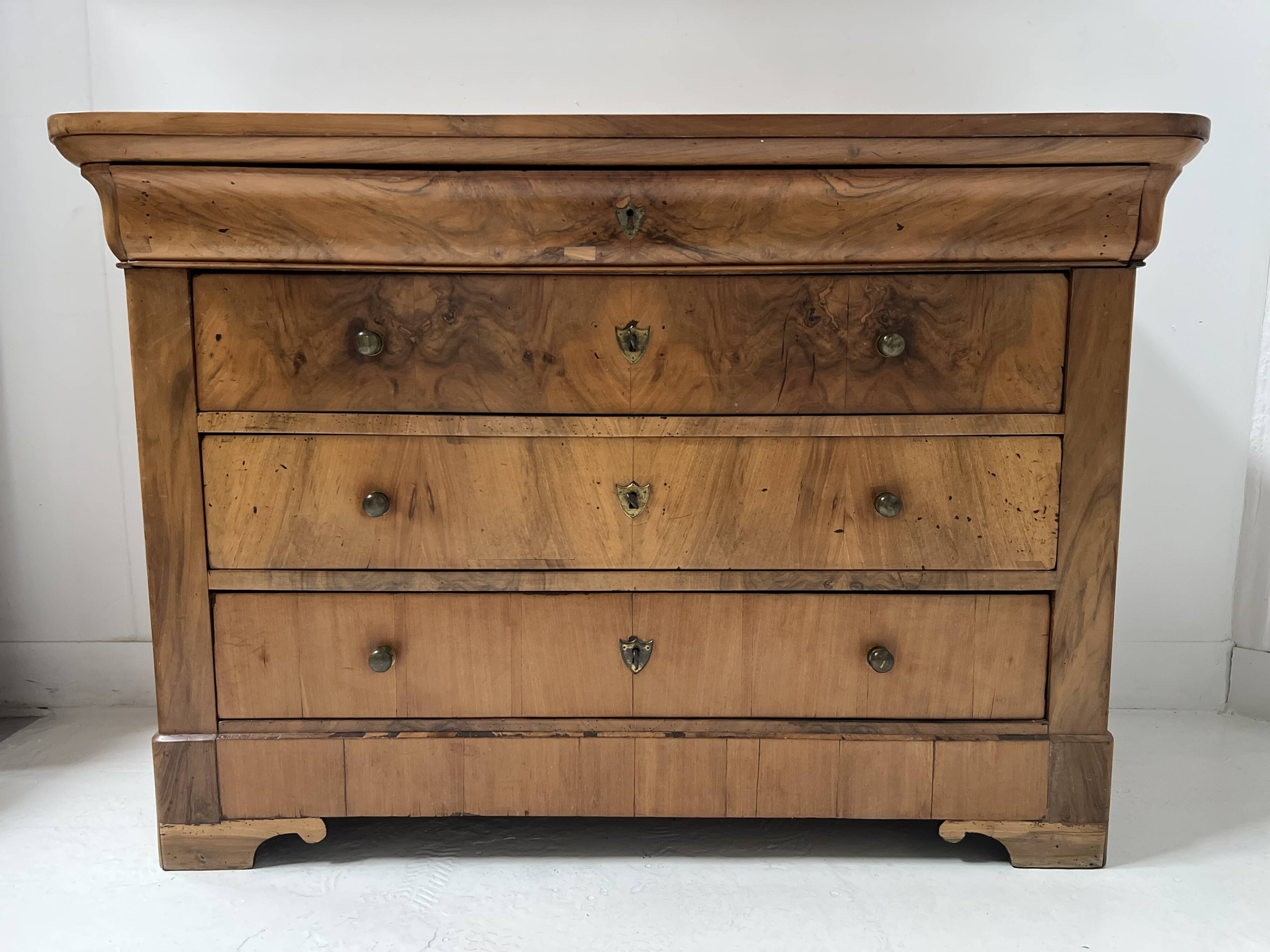 Commode Louis Philippe en en merisier massif XIX siècle