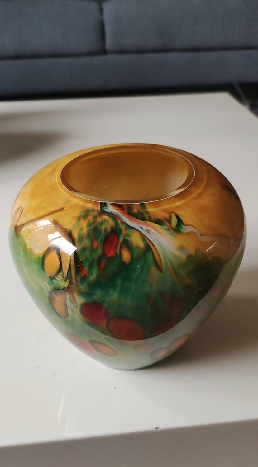 Ovoid-shaped vase, in blown art glass. Speckled inclusions