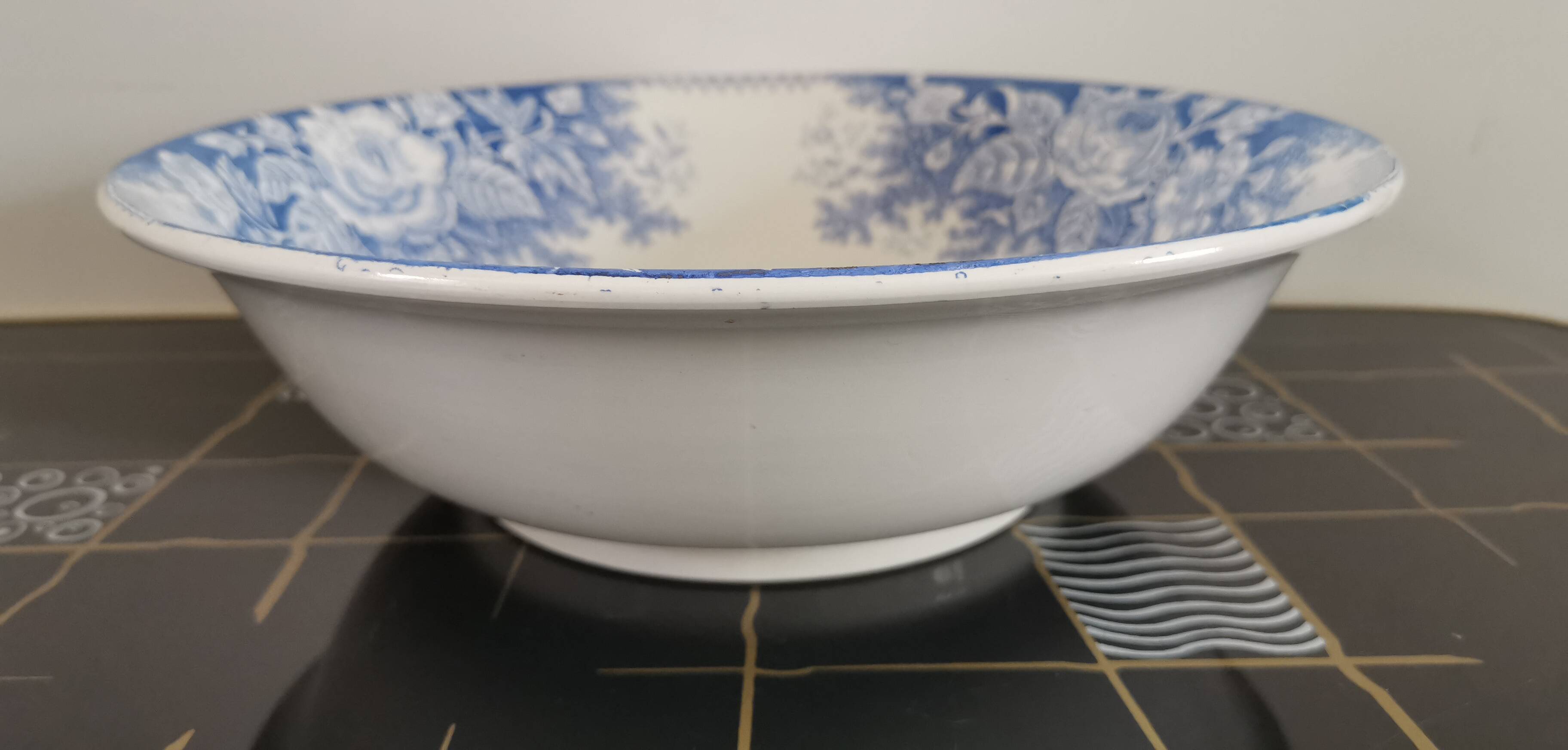 Iron earthenware salad bowl Sarreguemines U & C model "Jardinière"