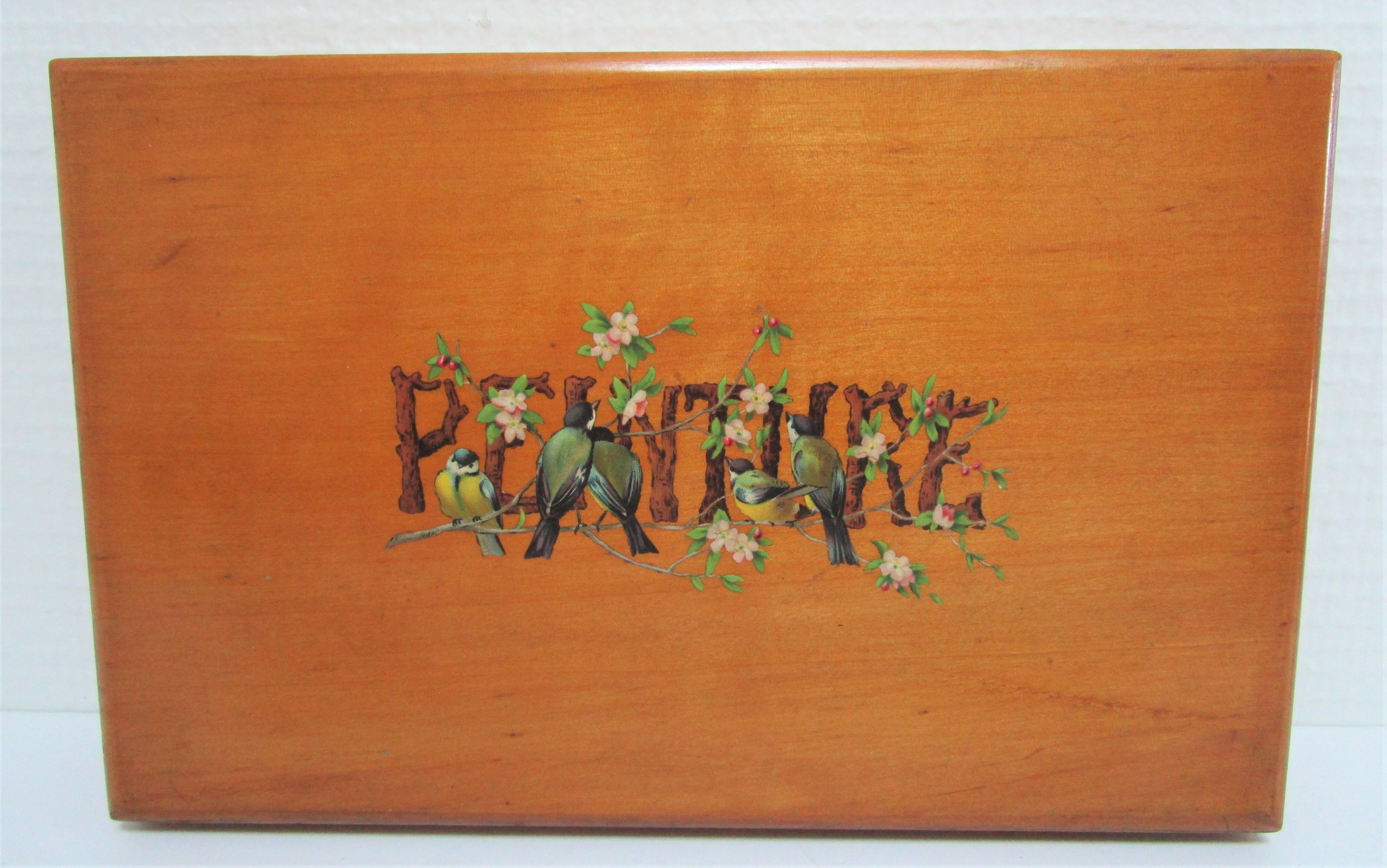 Early 20th-century bourgeois watercolor box