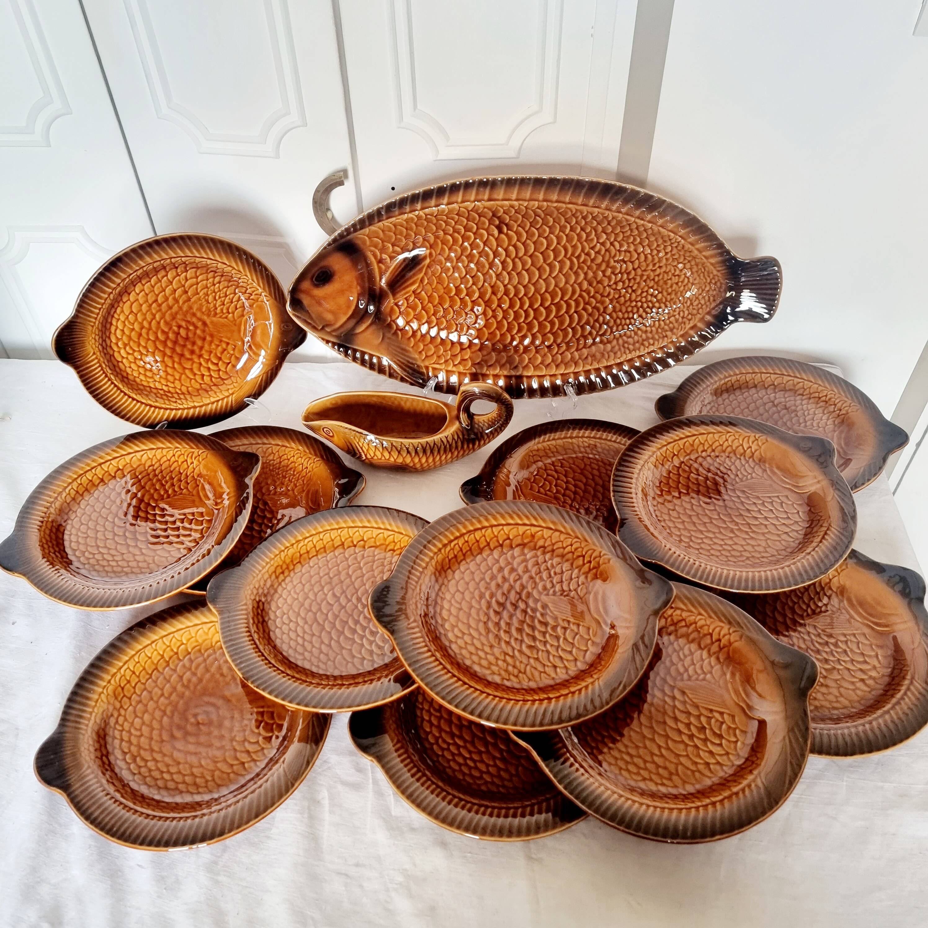 French ceramic dinnerware and plates set sarraguemines 1970s