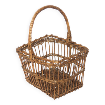 Square openwork basket