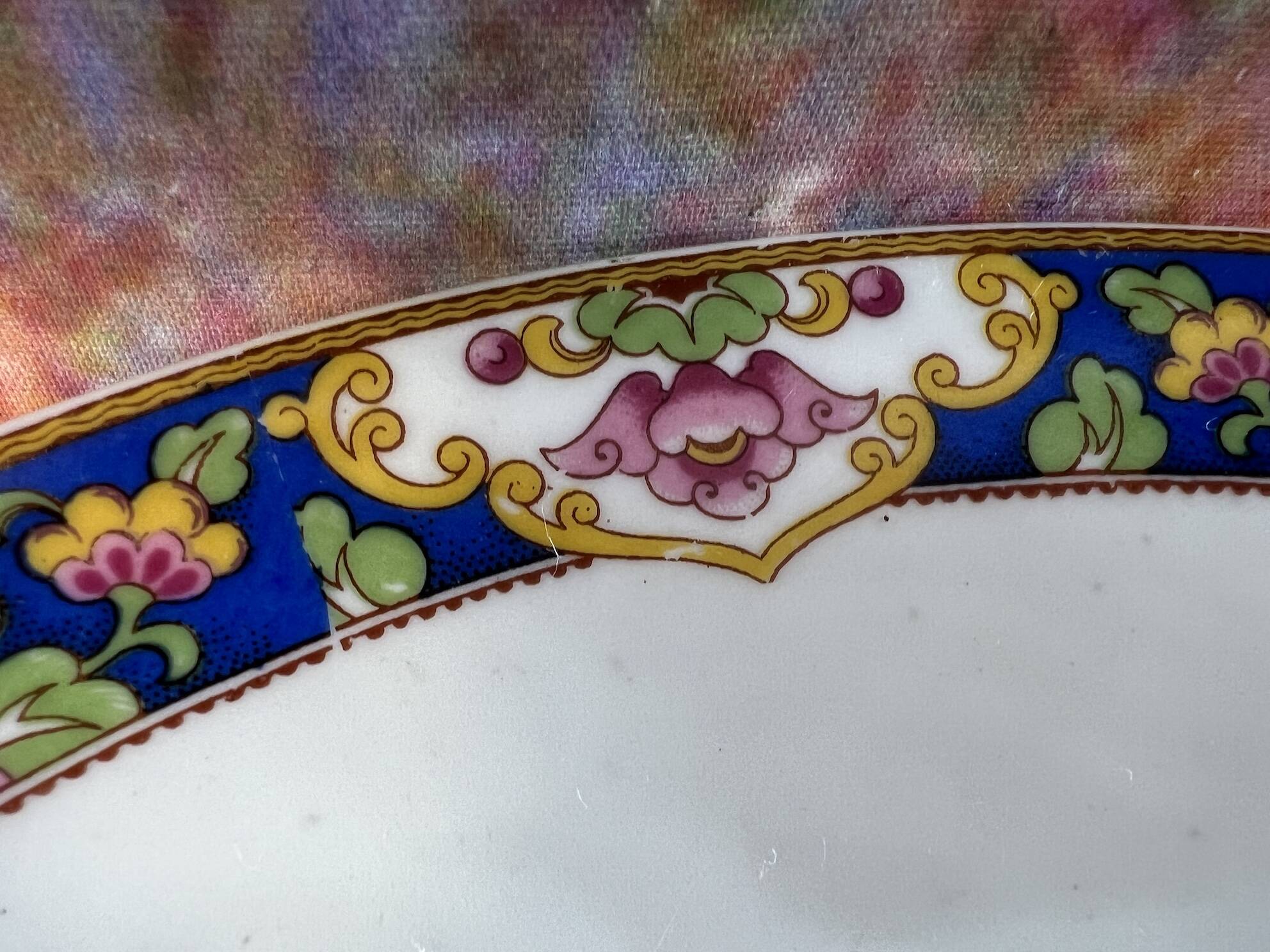 Cup on foot cake display in Limoges porcelain