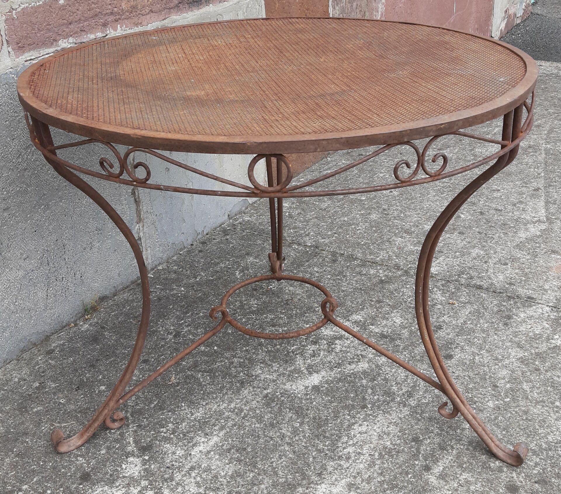 Table de jardin en fer forgé