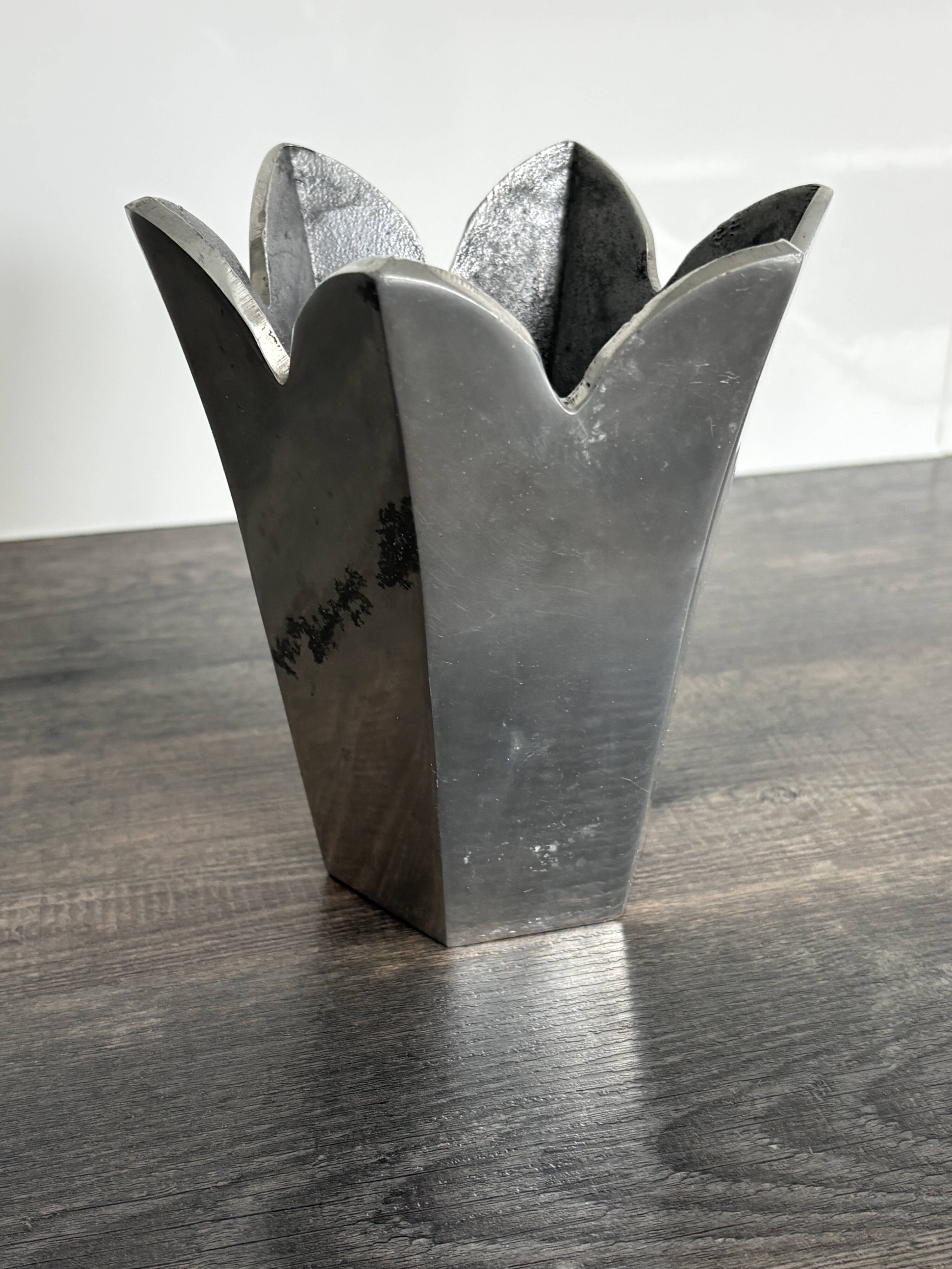Tulip Vase Habitat – 90s Vintage Design