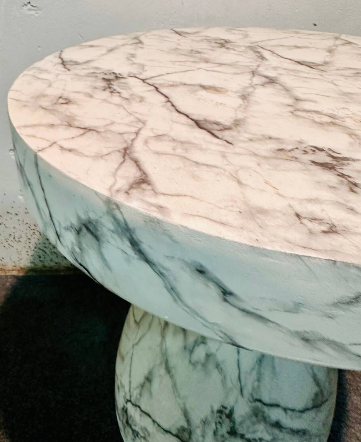 Tavolino in Ceramica Resinata Simil Marmo