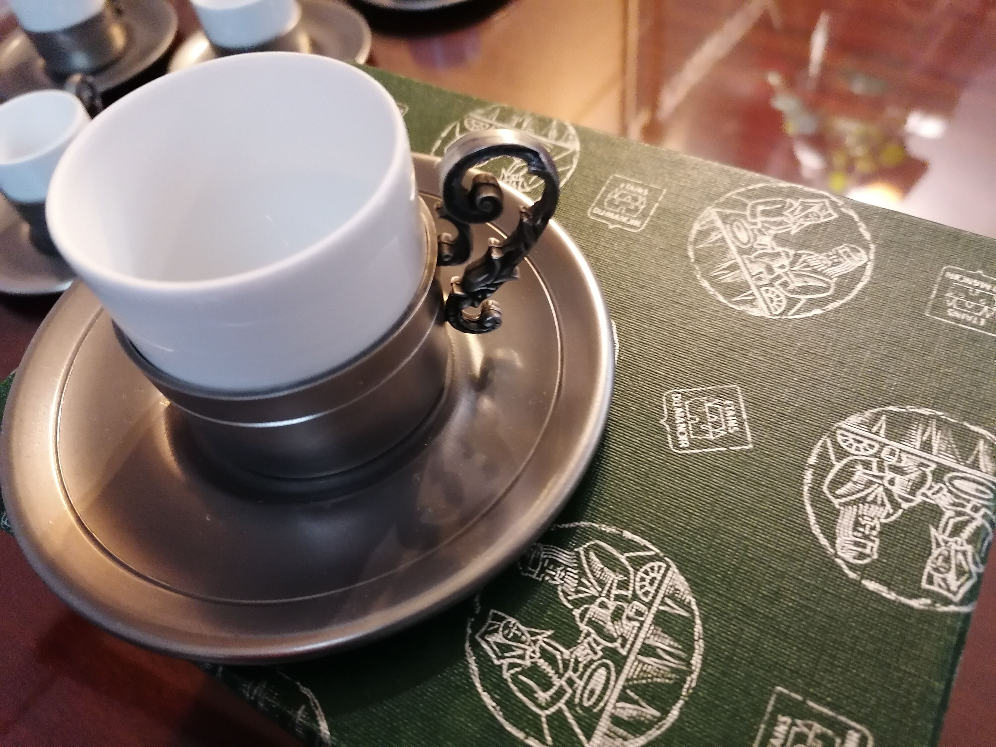 Tasses à café étain du Manoir