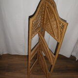 Wood corner shelf and string