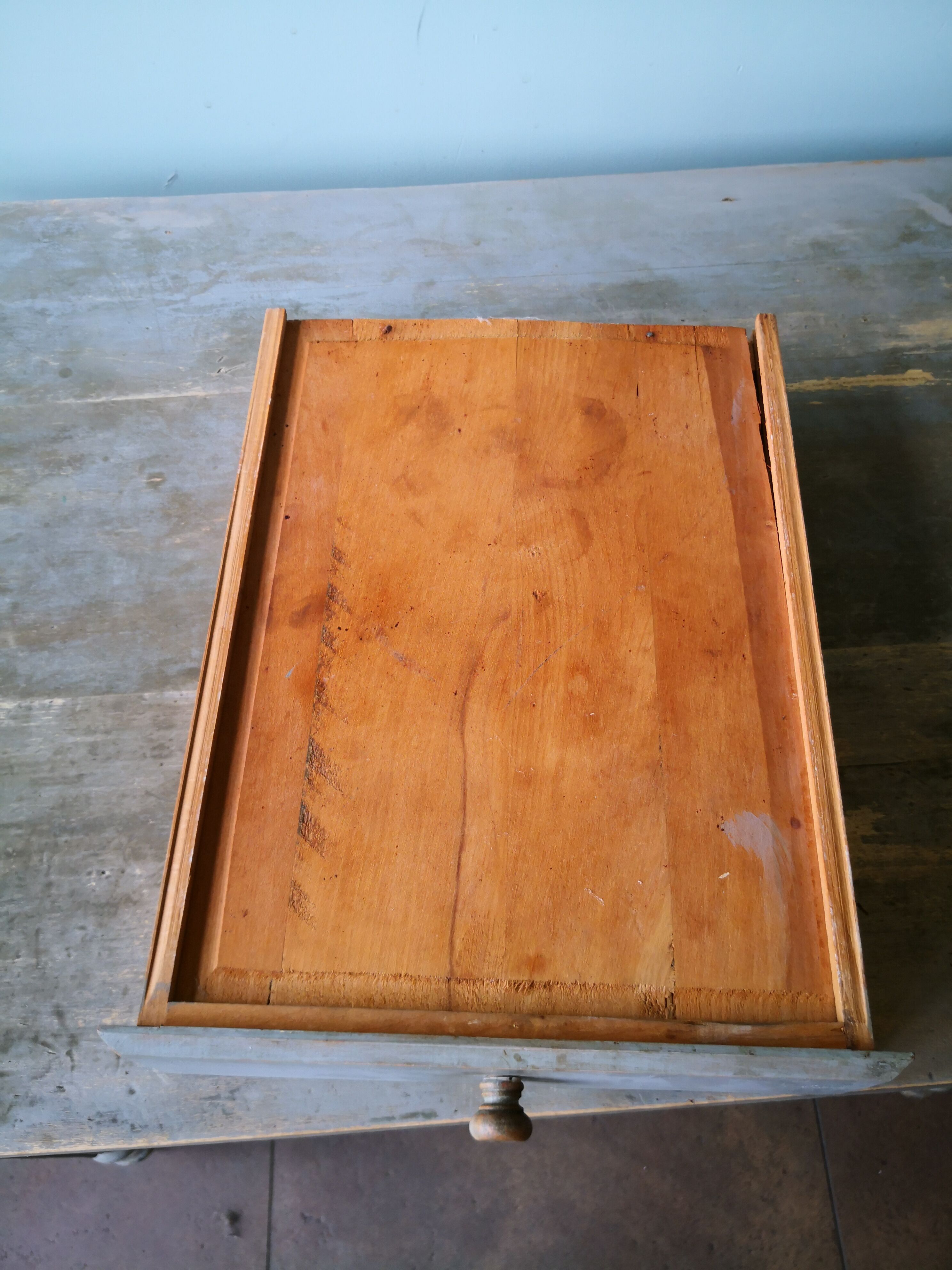 Table en bois bureau patine grise