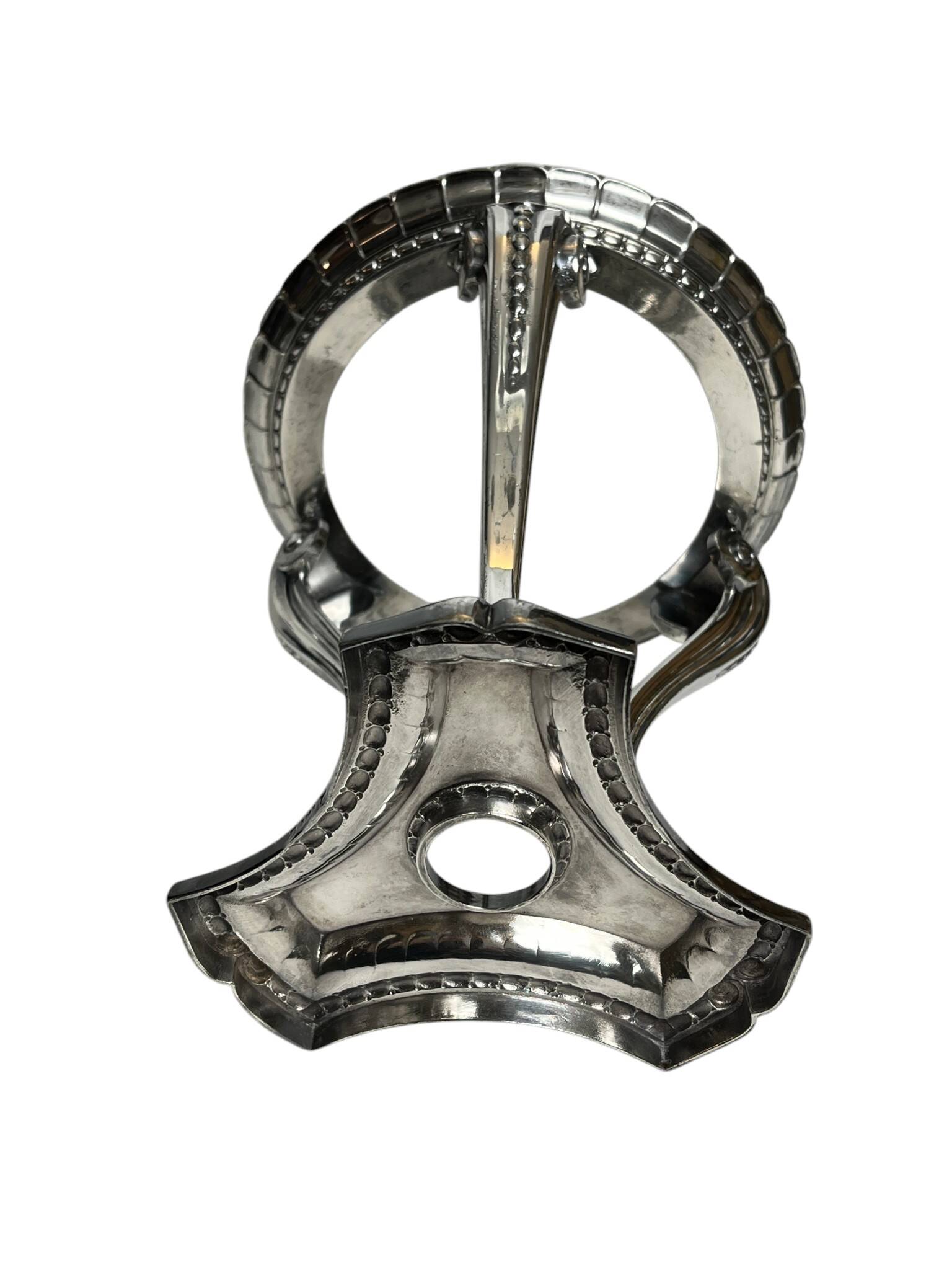 Art Deco, tripod fruit bowl in silver-plated metal by Gallia, crystal, circa 1930.