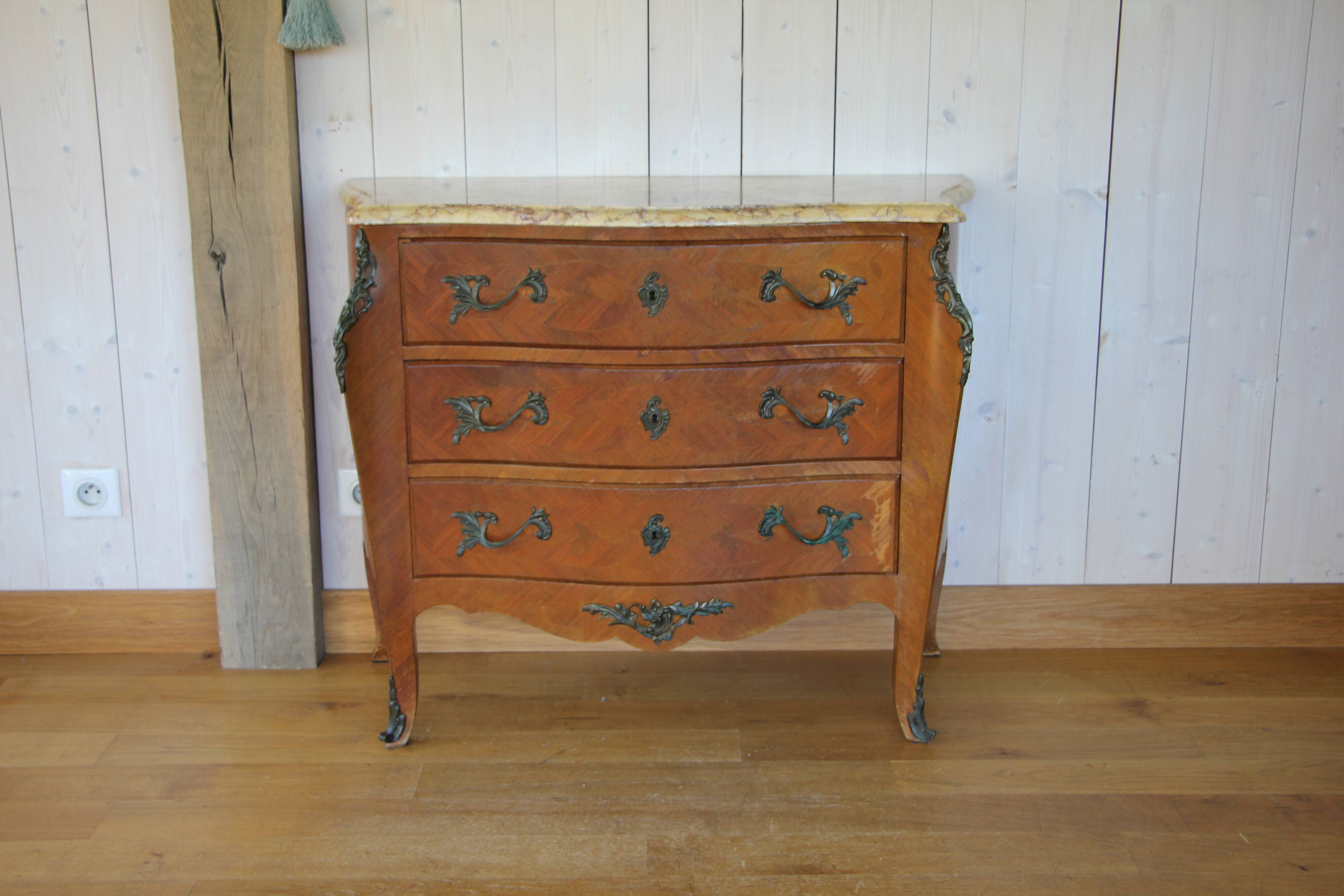 Louis XV style curved commode in rosewood