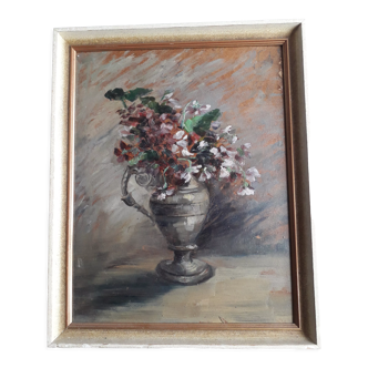 Old oil painting representing a bouquet of flowers.