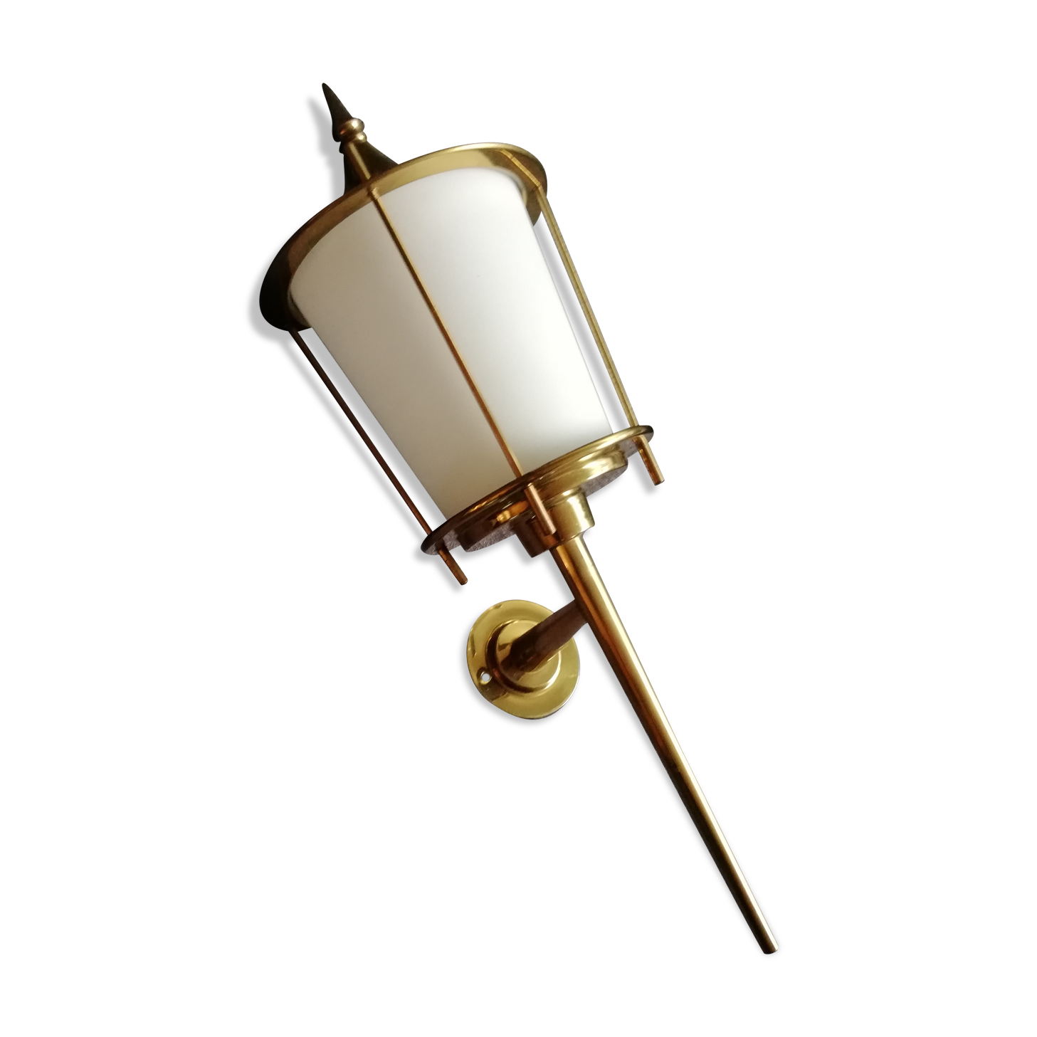Wall lantern in gilded metal and glass