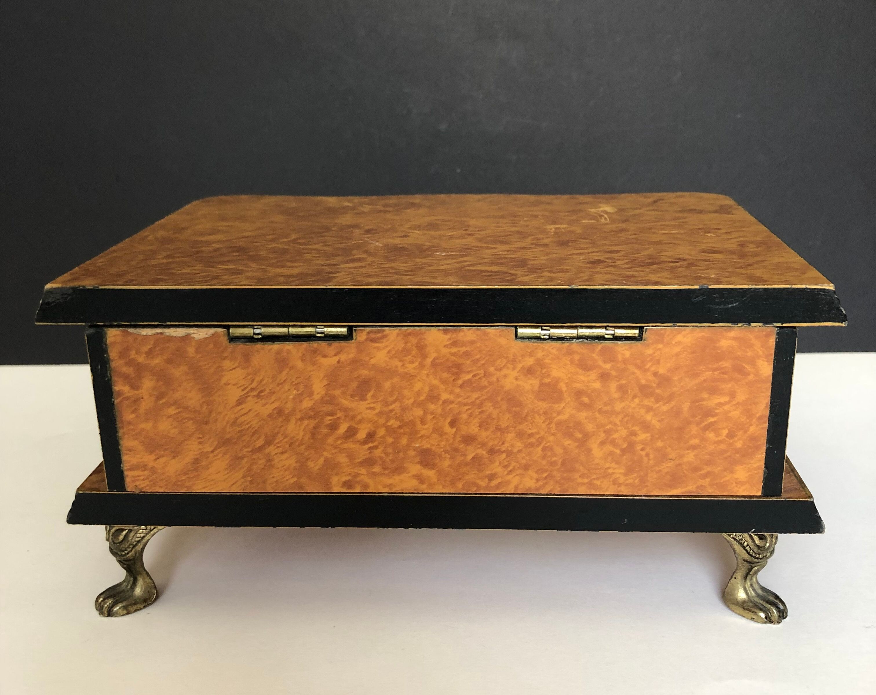 Jewelry box