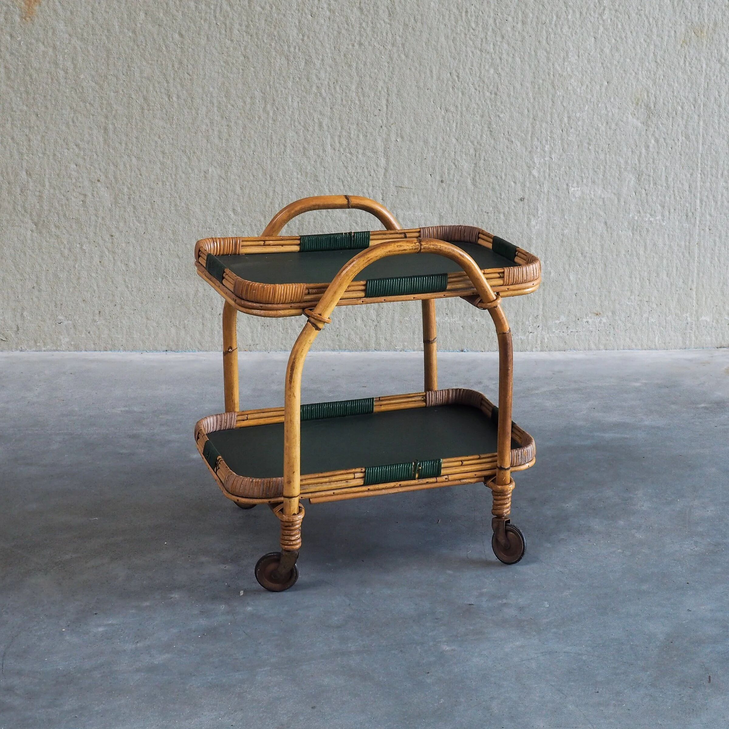 Chariot de service en bambou vintage