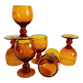Six verres à pied en verre ambré vintage
