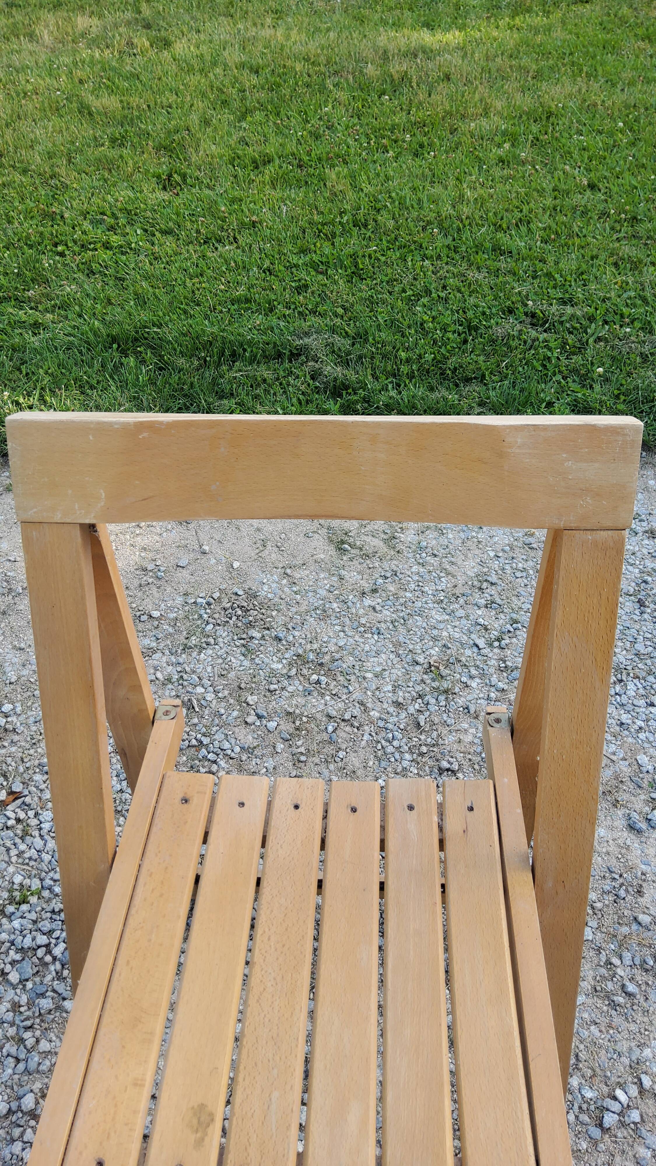 Pair of folding chairs with beech slats from the 70s