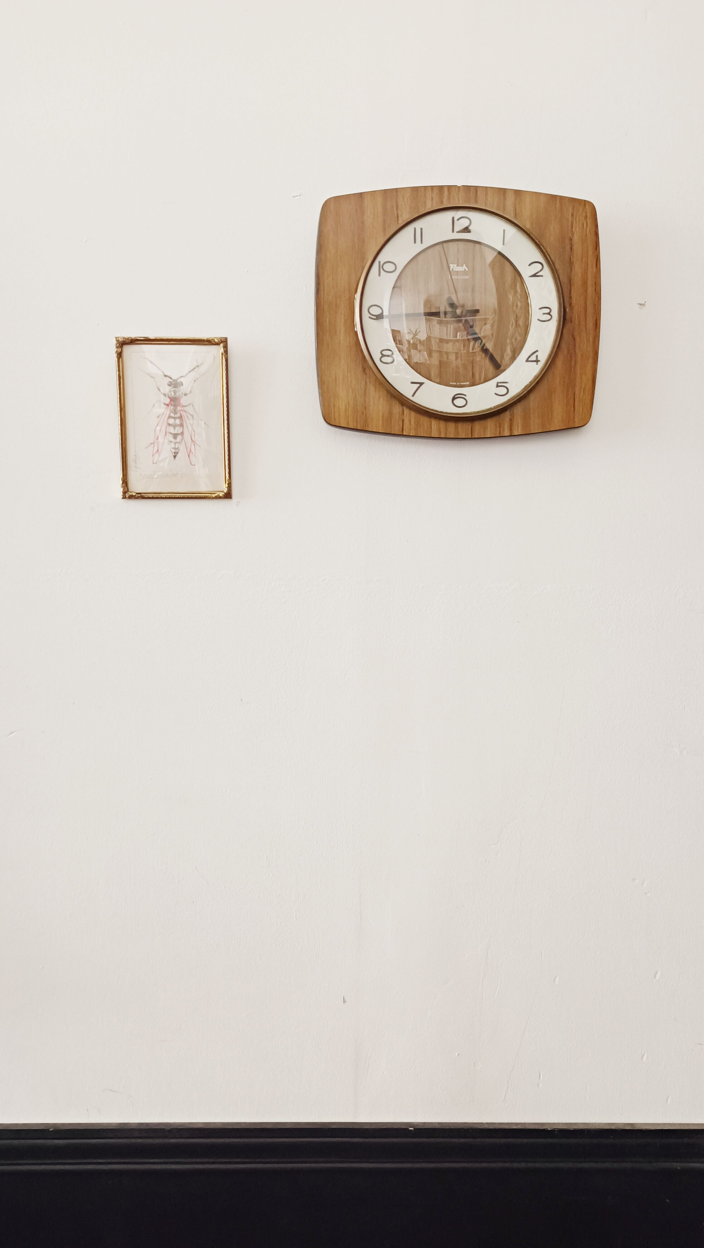 Flash clock transistor in formica