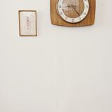 Flash clock transistor in formica