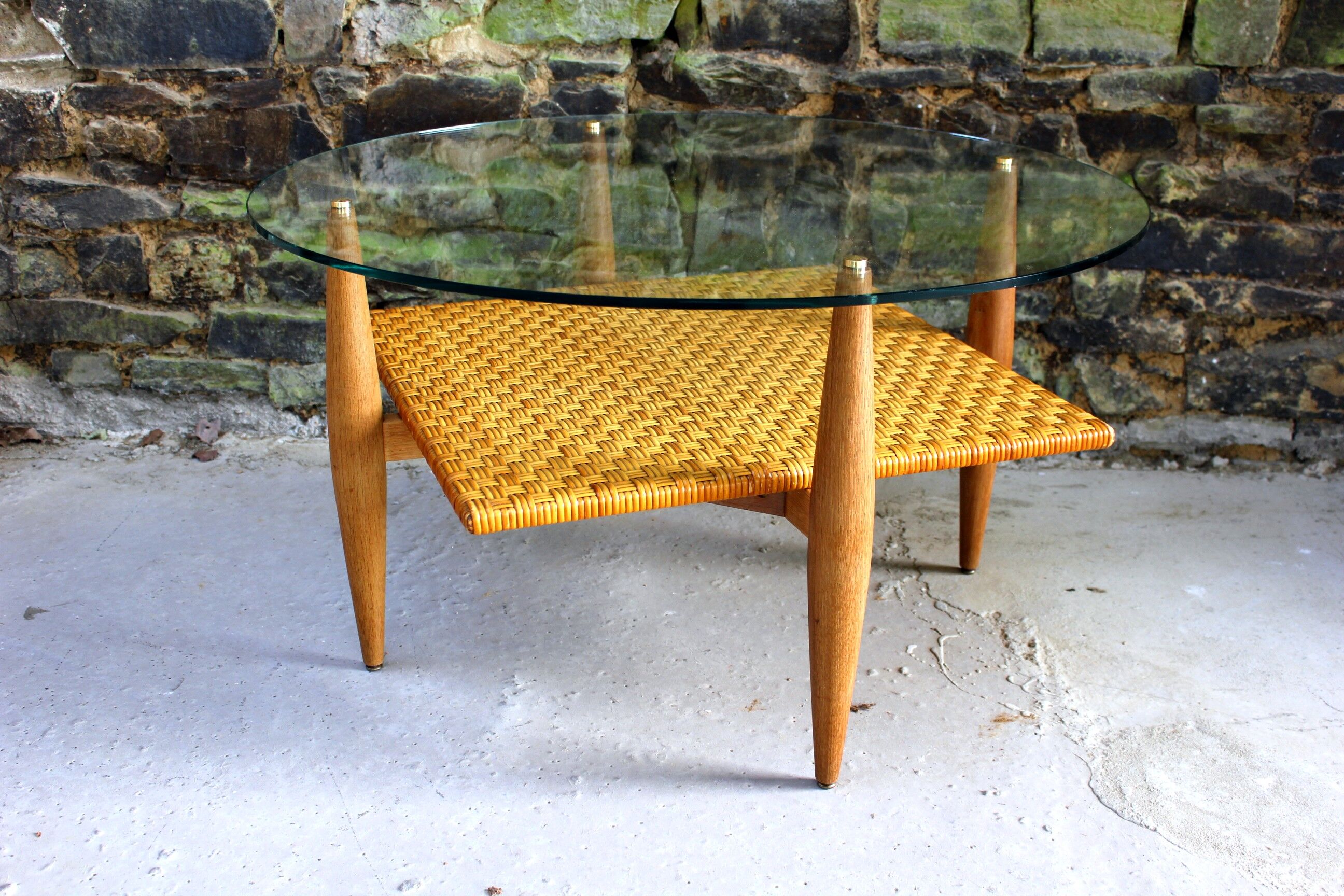 Vintage coffee table in woven wicker and rattan glass from the 60s/70s